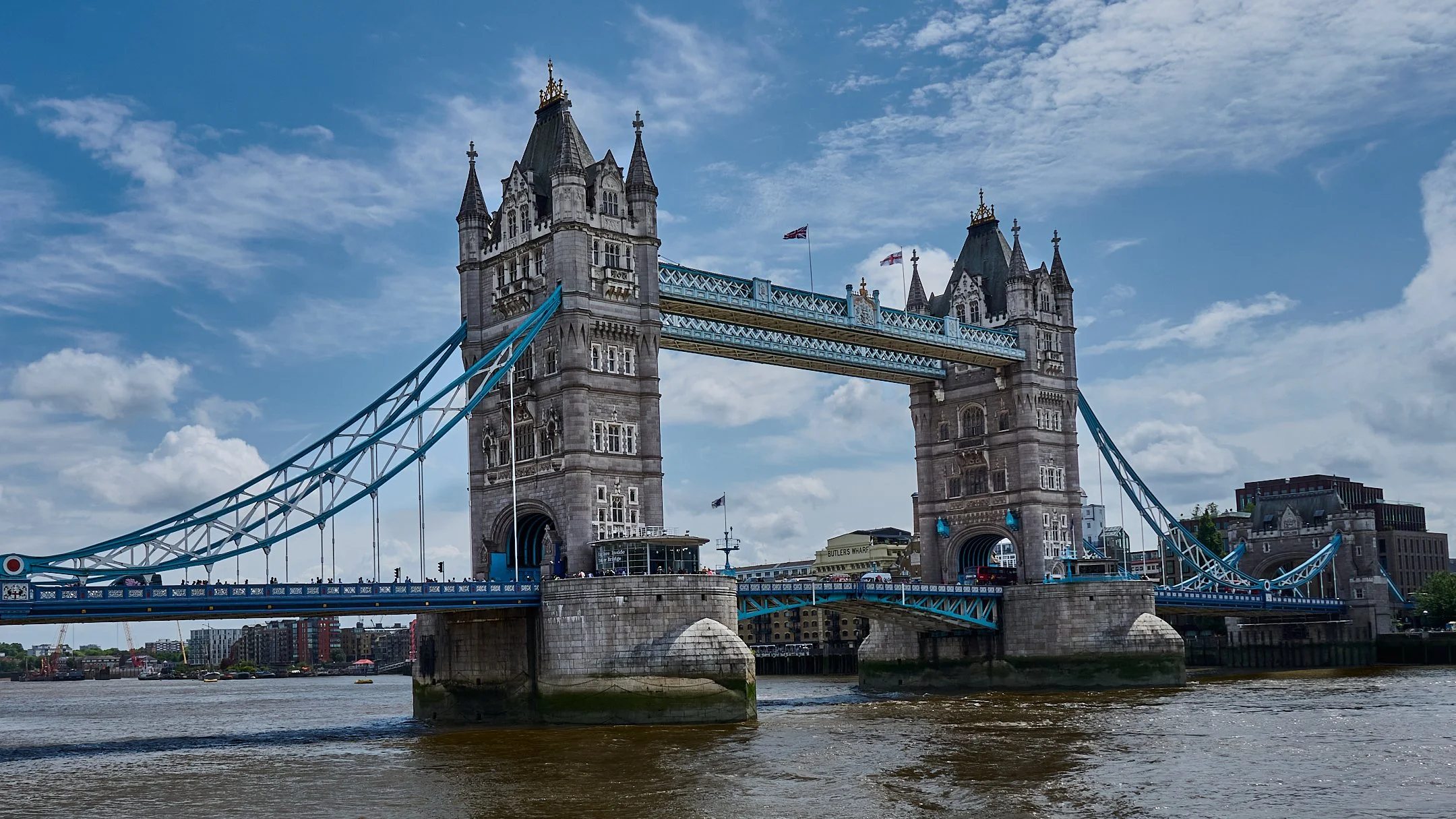 O | Tower Bridge Over the Thames | James Zeman | Score: 12