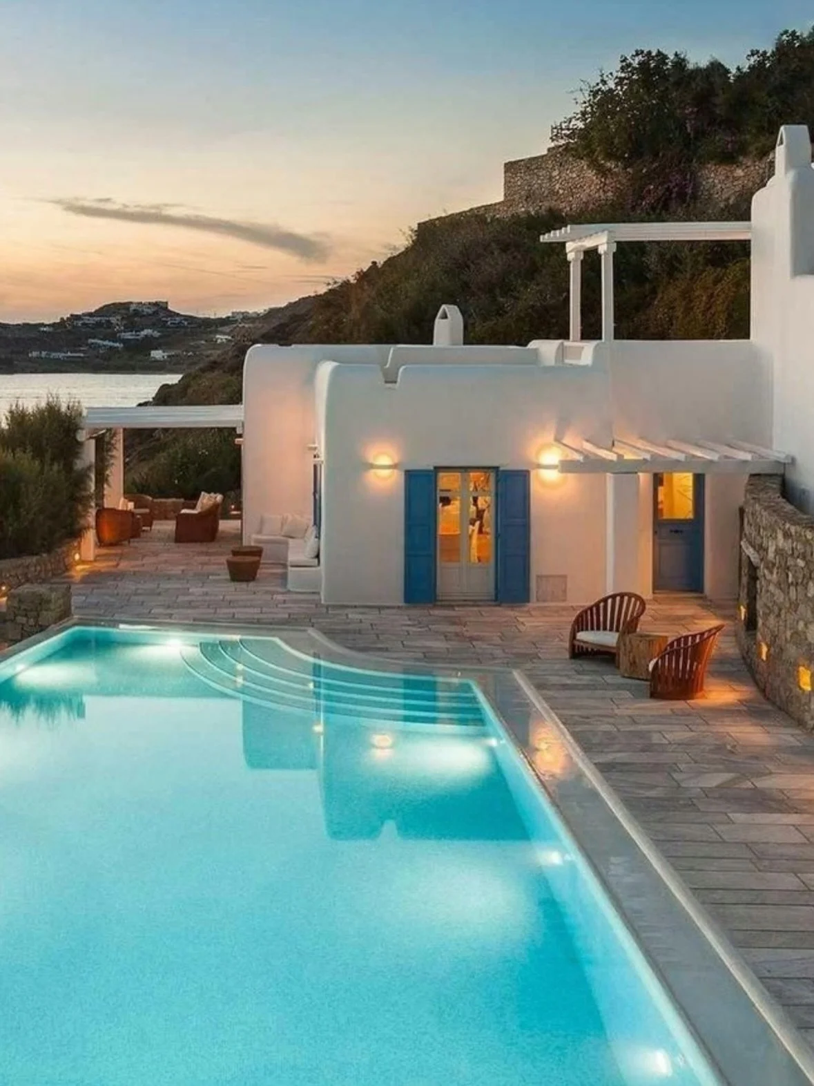 💌 for your home rental this summer in Europe. 

bc sometimes you need more seats at the dinner table than a hotel can offer your family or friend group. or you just want to stay longer and live like a local. 

reminder --- we book villas and apartme