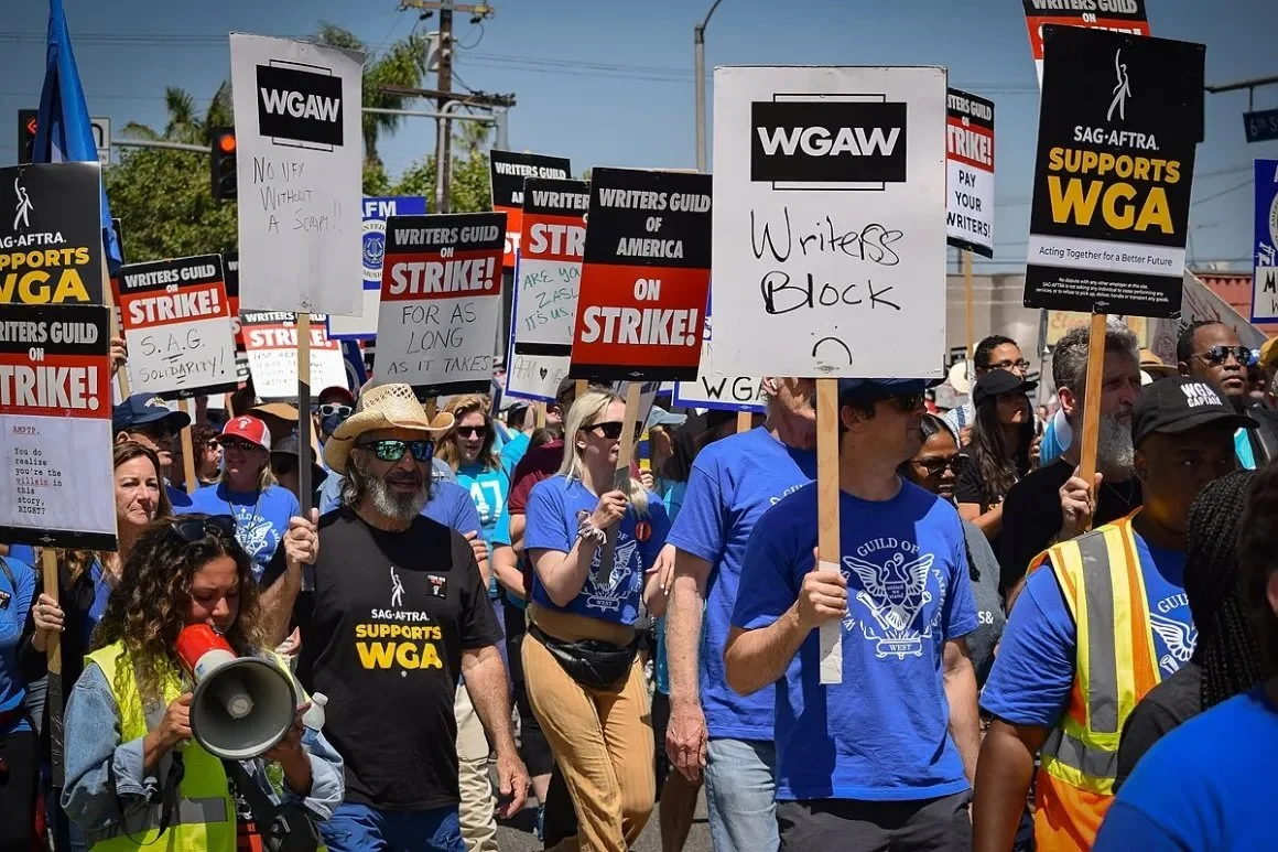 WGA_Strike_6.21.2023_024_52991454877.jpeg