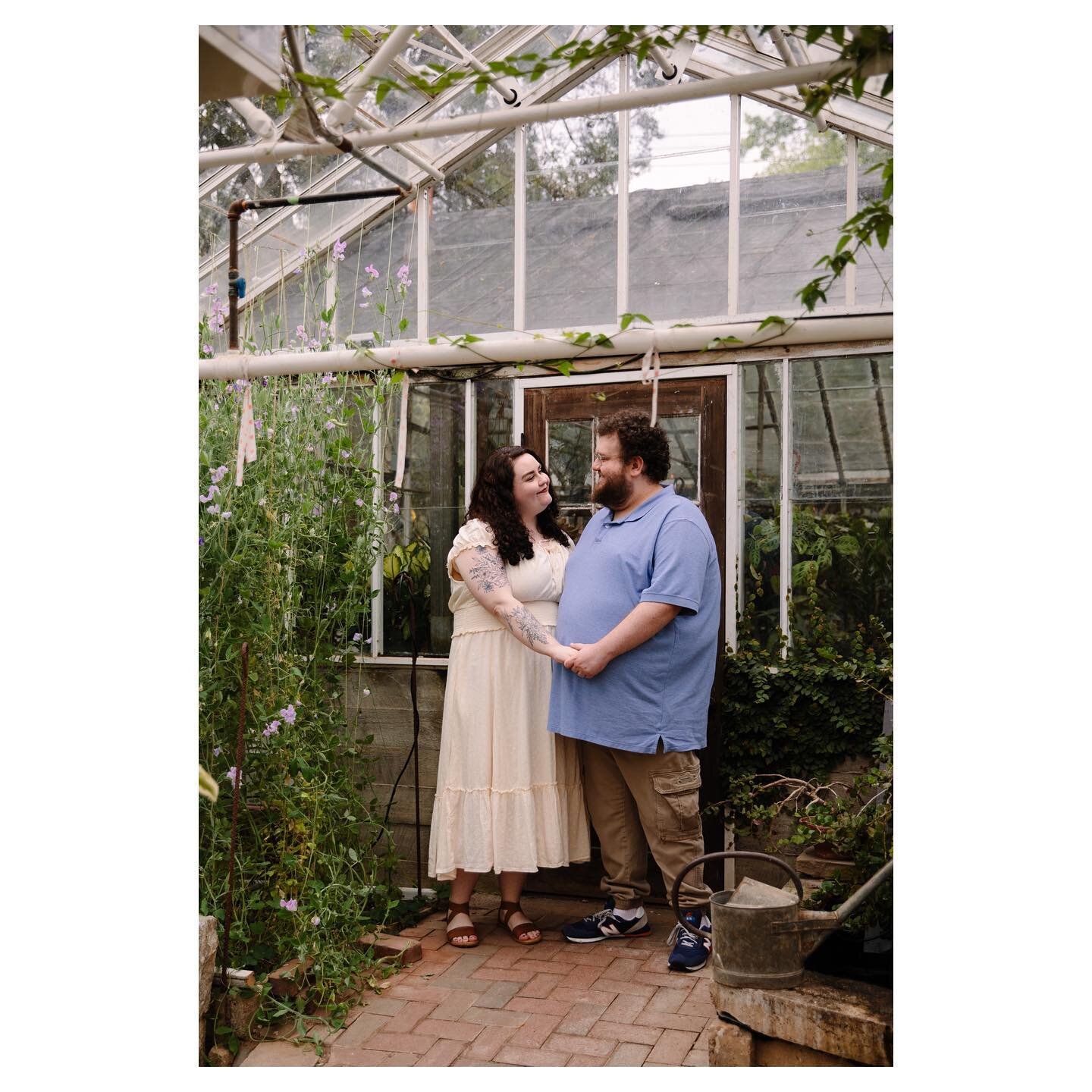 Gloomy weather didn&rsquo;t stop Liz &amp; Blake from simply glowing during their engagement session last month! 
Now eagerly awaiting their October wedding