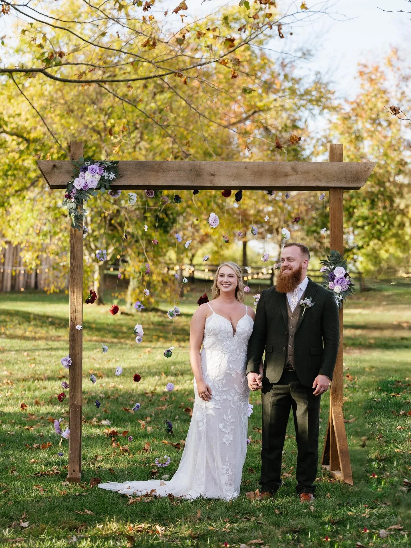 I&rsquo;m not sure I&rsquo;ve ever seen a more glowy day than Joel &amp; Rae&rsquo;s wedding last year. Between the sunlight, the fall leaves, and this couples bright love this chilly fall day felt nothing but warm. 

Happy (almost) one year annivers