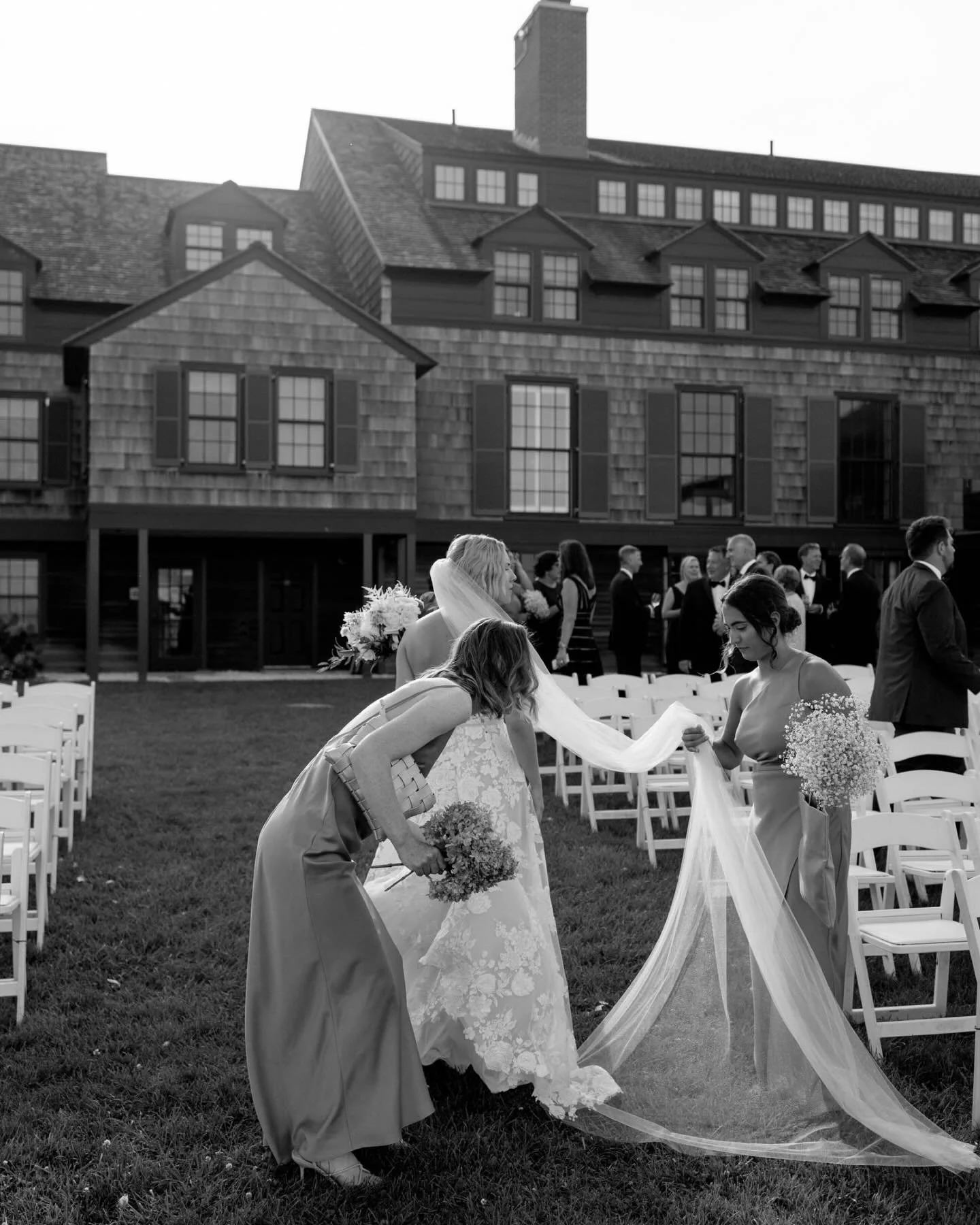 When I talked to Megan and Connor about their wedding timeline, they told me they wanted to spend as little of the day as possible taking photos. And by as little as possible, they requested ideally no more than 10 minutes of posed portraits! Candids