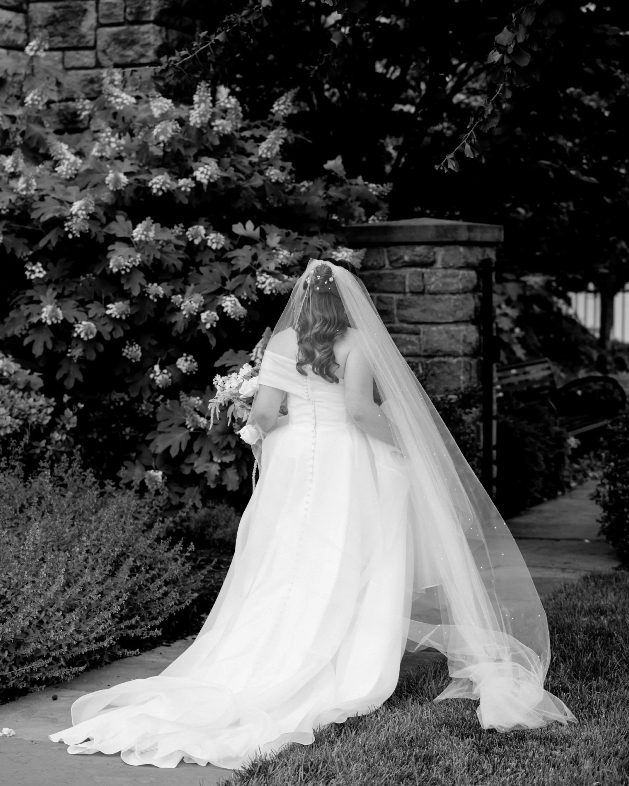 Liza &amp; Jacob&rsquo;s intimate afternoon wedding with their nearest &amp; dearest. The day was thoughtful, sweet, and joyful from their private prayers to a ribbon send off and all the moments in between. 

I love the personality of these images, 