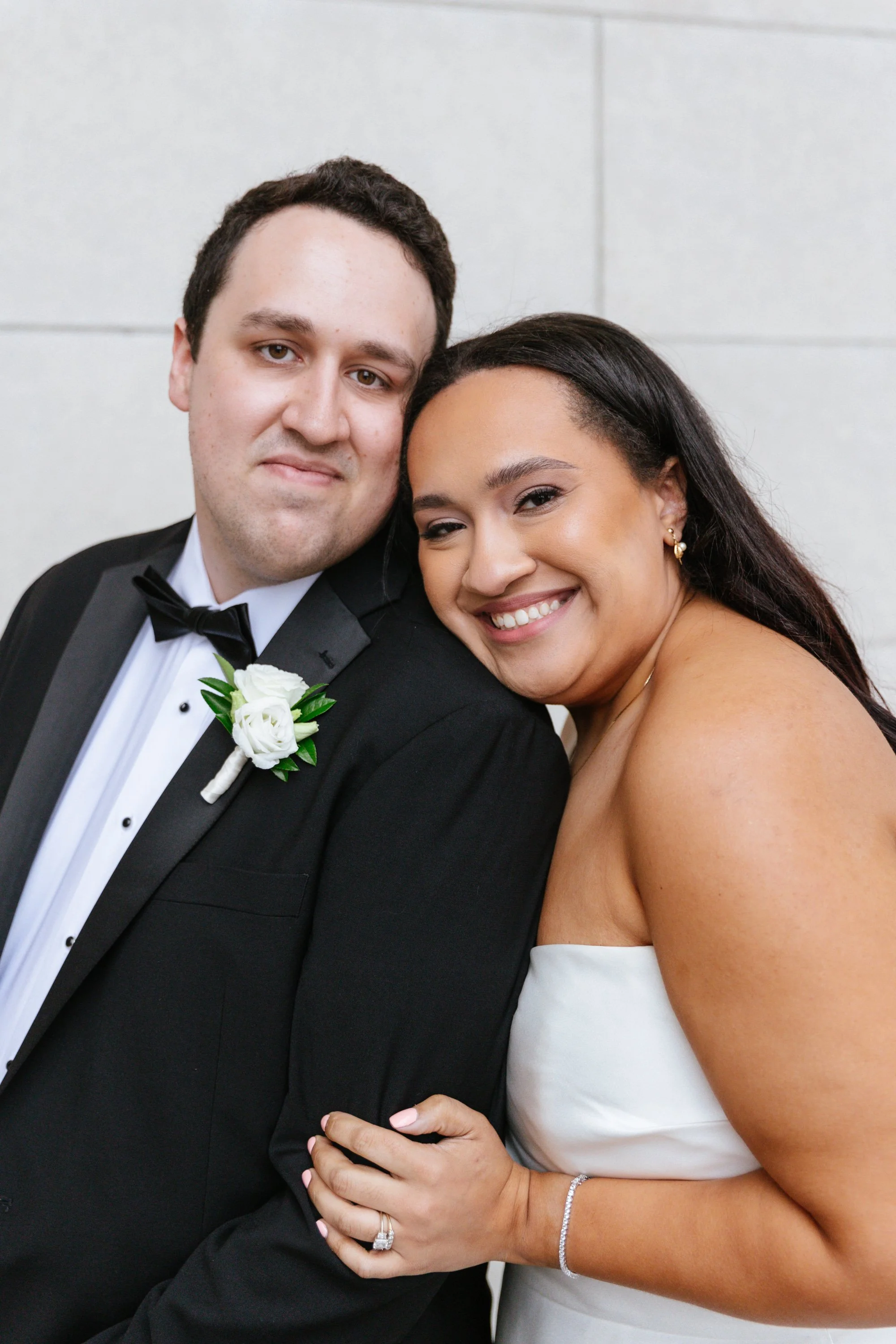 MichaelaDillon_FirstLookCouplesPortraits_0113.jpg
