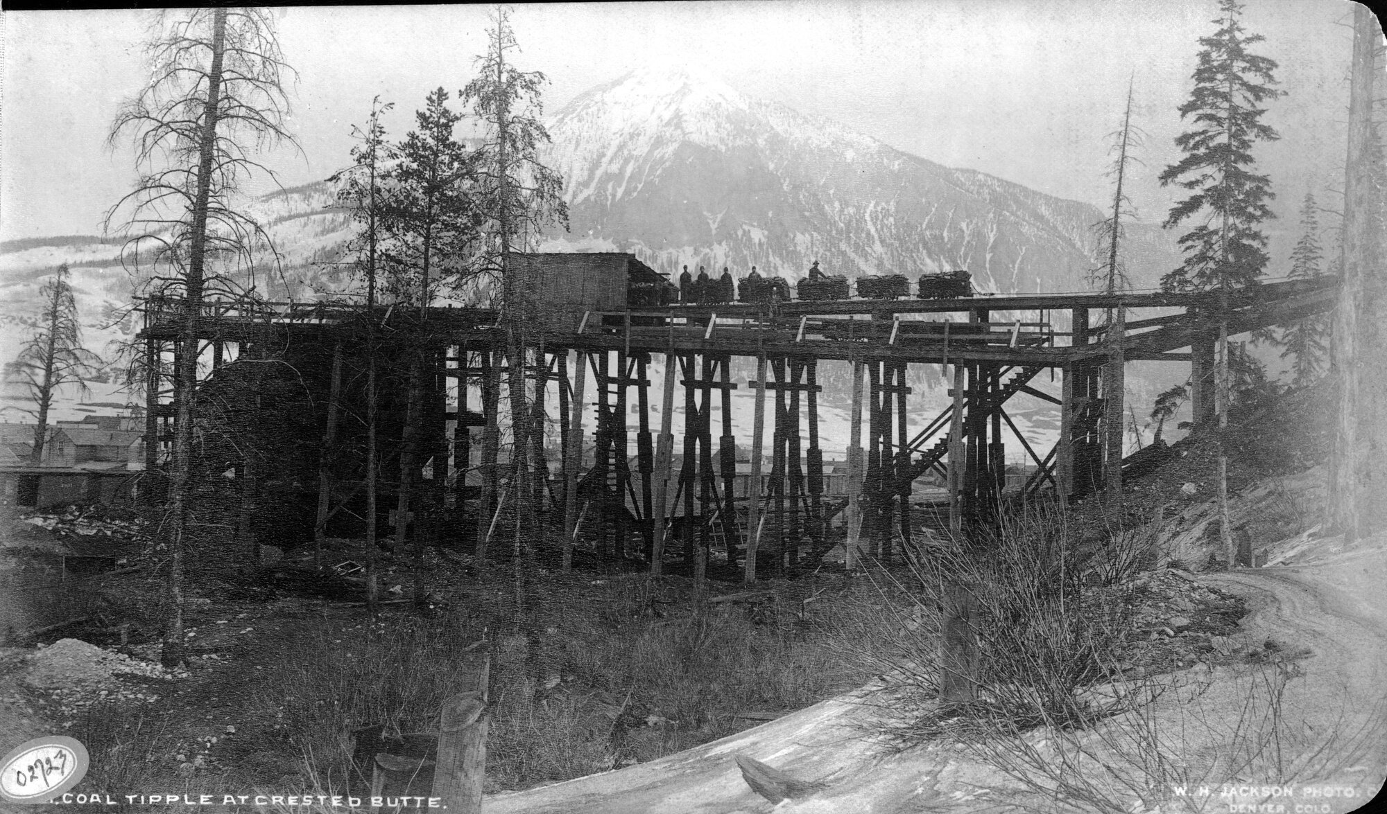 Historic photo of the coal tipple used by the Crested Butte coal mines.