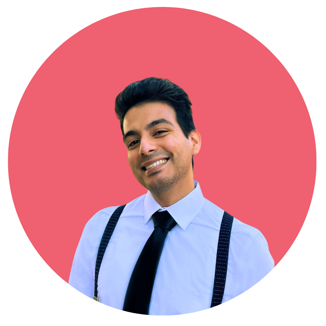 Headshot of Alan (he/him/él)