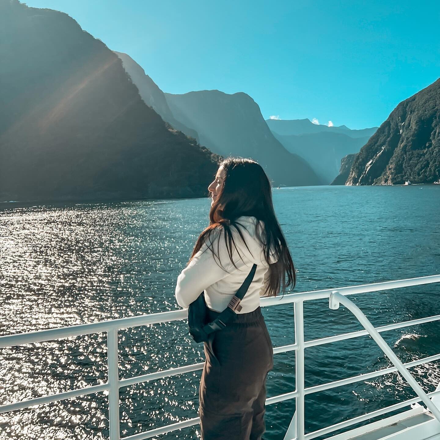 Just a glimpse of New Zealand to soothe your soul 🇳🇿 #milfordsound #newzealand #naturelovers