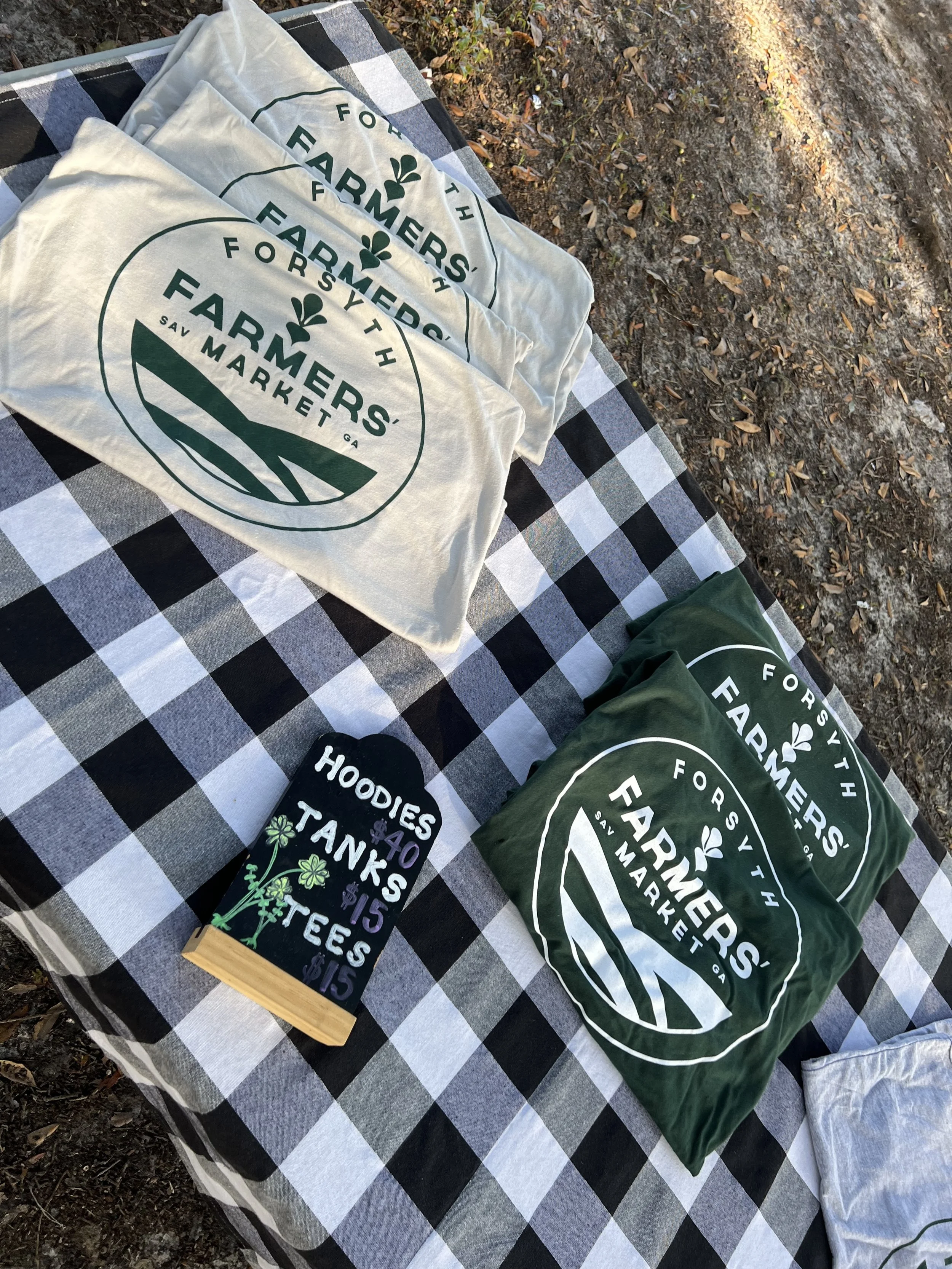 Farmers market at Forsyth Park.jpg