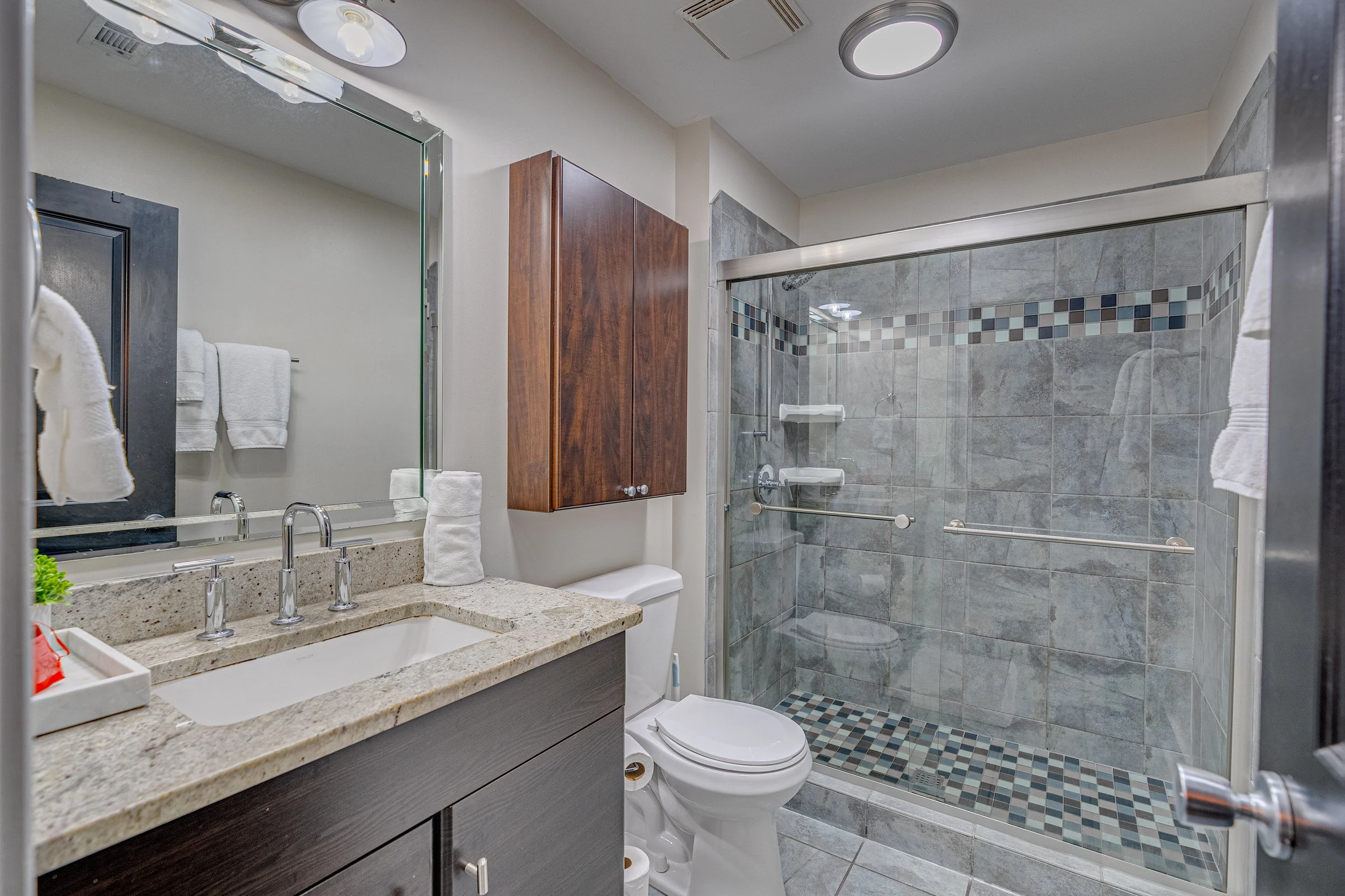 broughton vacation rental bathroom .jpg