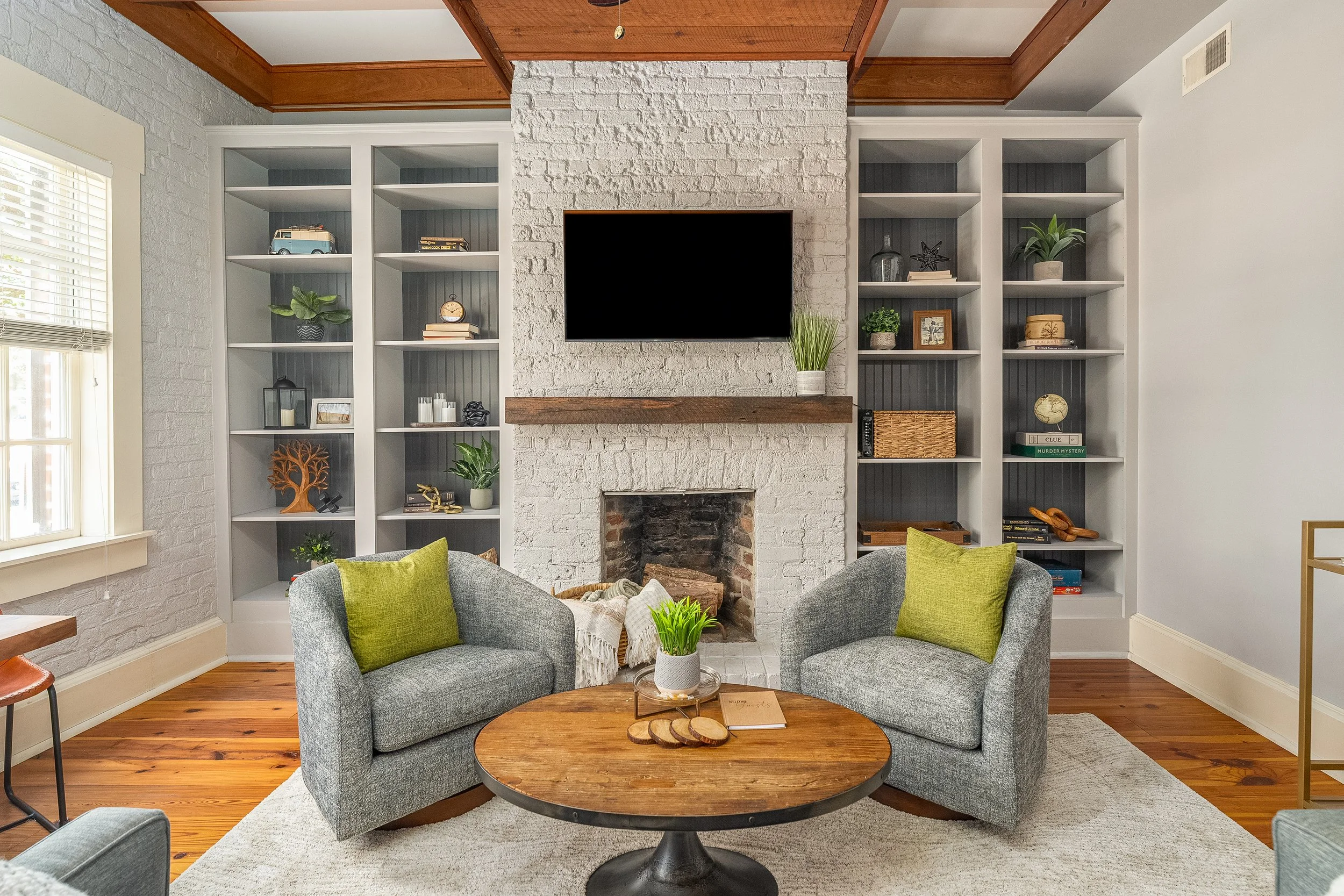 The Lawton Loft| Luxury 2B|2B Condo w/ Parking in Historic District