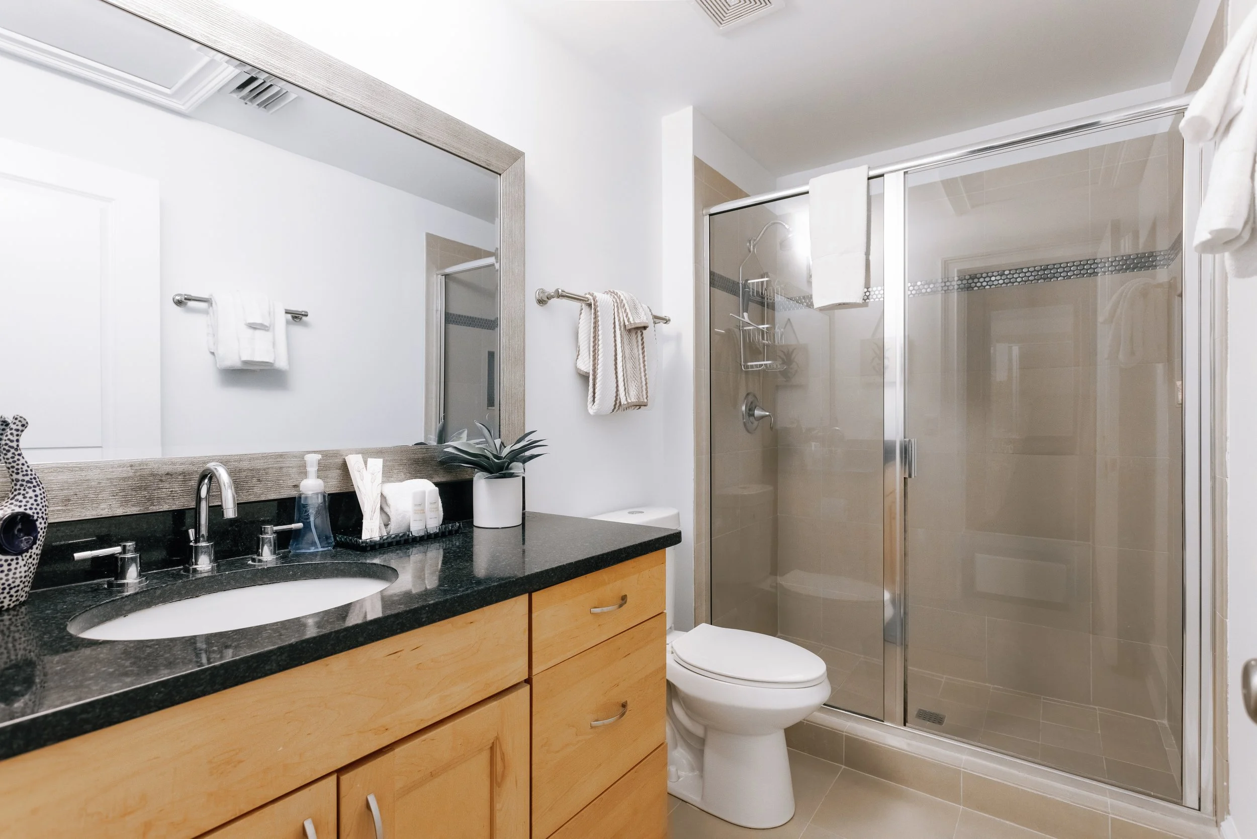 broughtin street city loft hosting savannah .jpeg