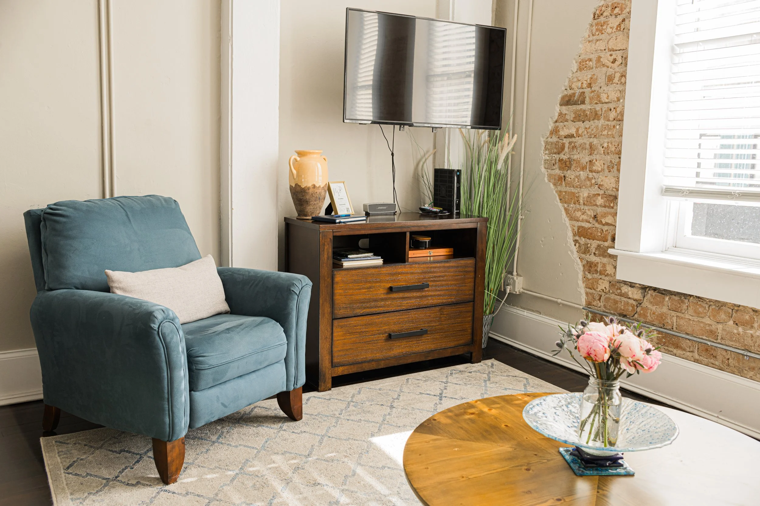 Historic Loft Airbnb in Savannah GA.jpg