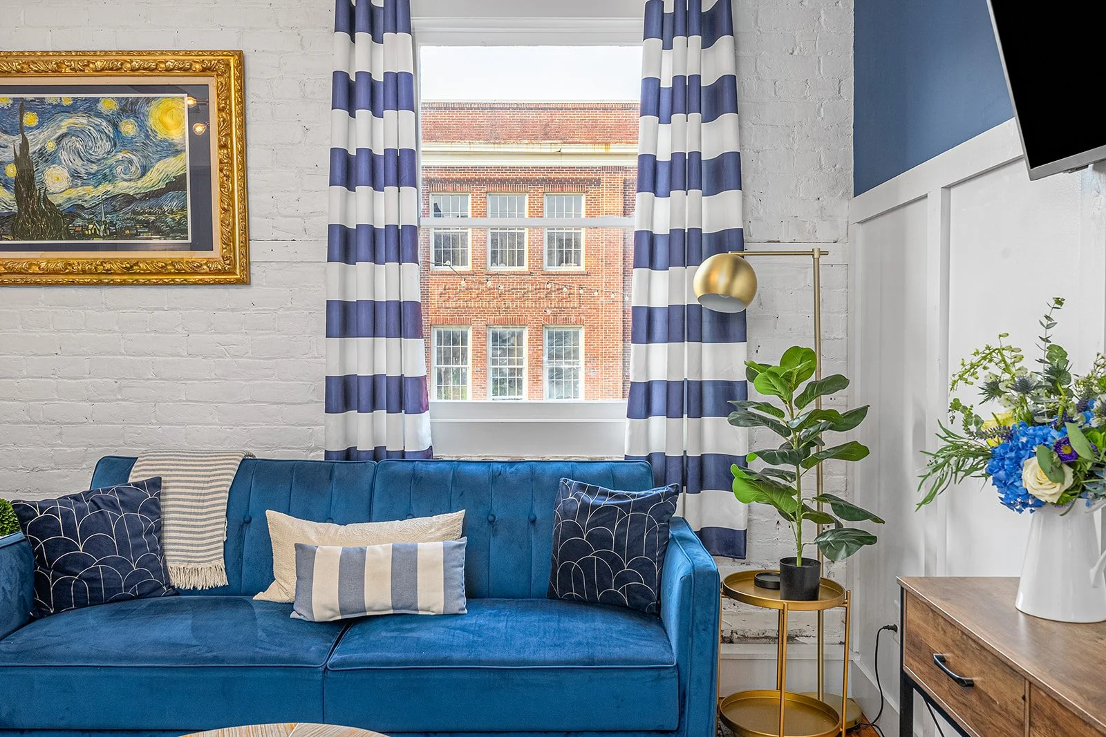 The Blue Belle| Savannah Vacation Rental