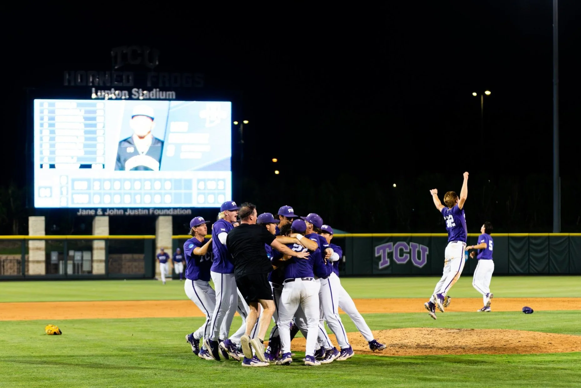 NCAA+Super+Regional_JMiller0471.jpg