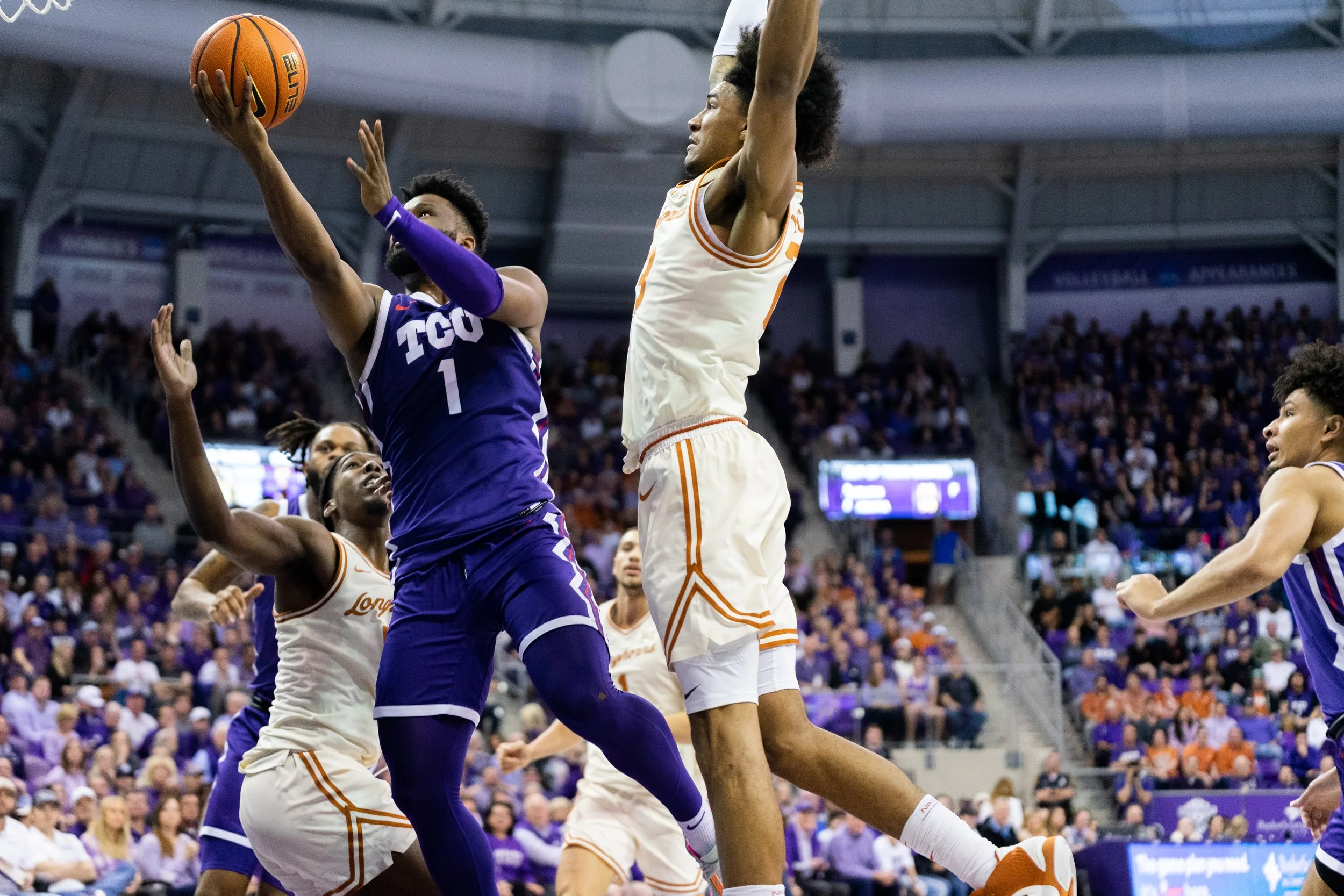 Men's Basketball v UT_JMiller0129.jpeg