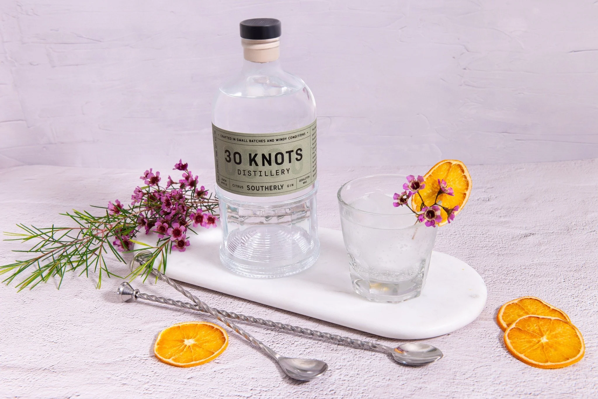 π Our Southerly Gin is a triple-citrus gin, crafted with locally grown Geraldton Wax, Sweet Orange, and Lemon Myrtle, complemented by a light touch of juniper. Zesty, bright, and versatile, it pairs well with many mixers, but our all-time favourites