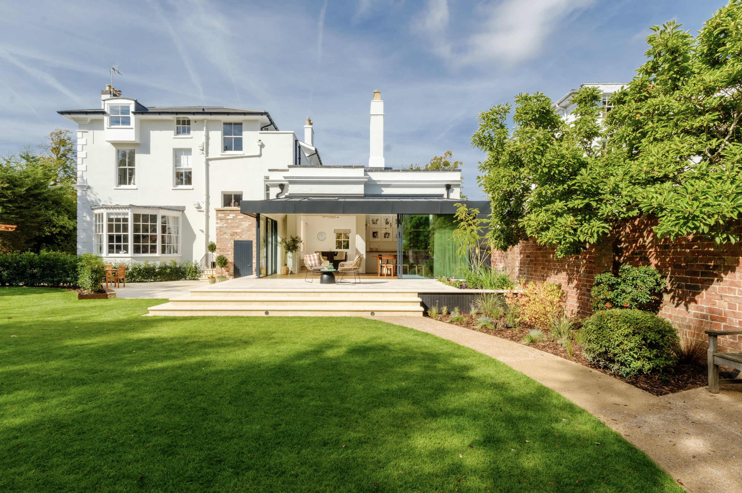 Contemporary extension to a listed building in Cheltenham