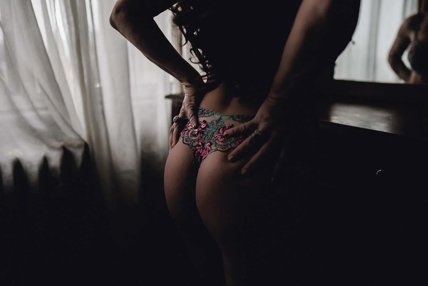 Top 12 FAQ About Boudoir Photography