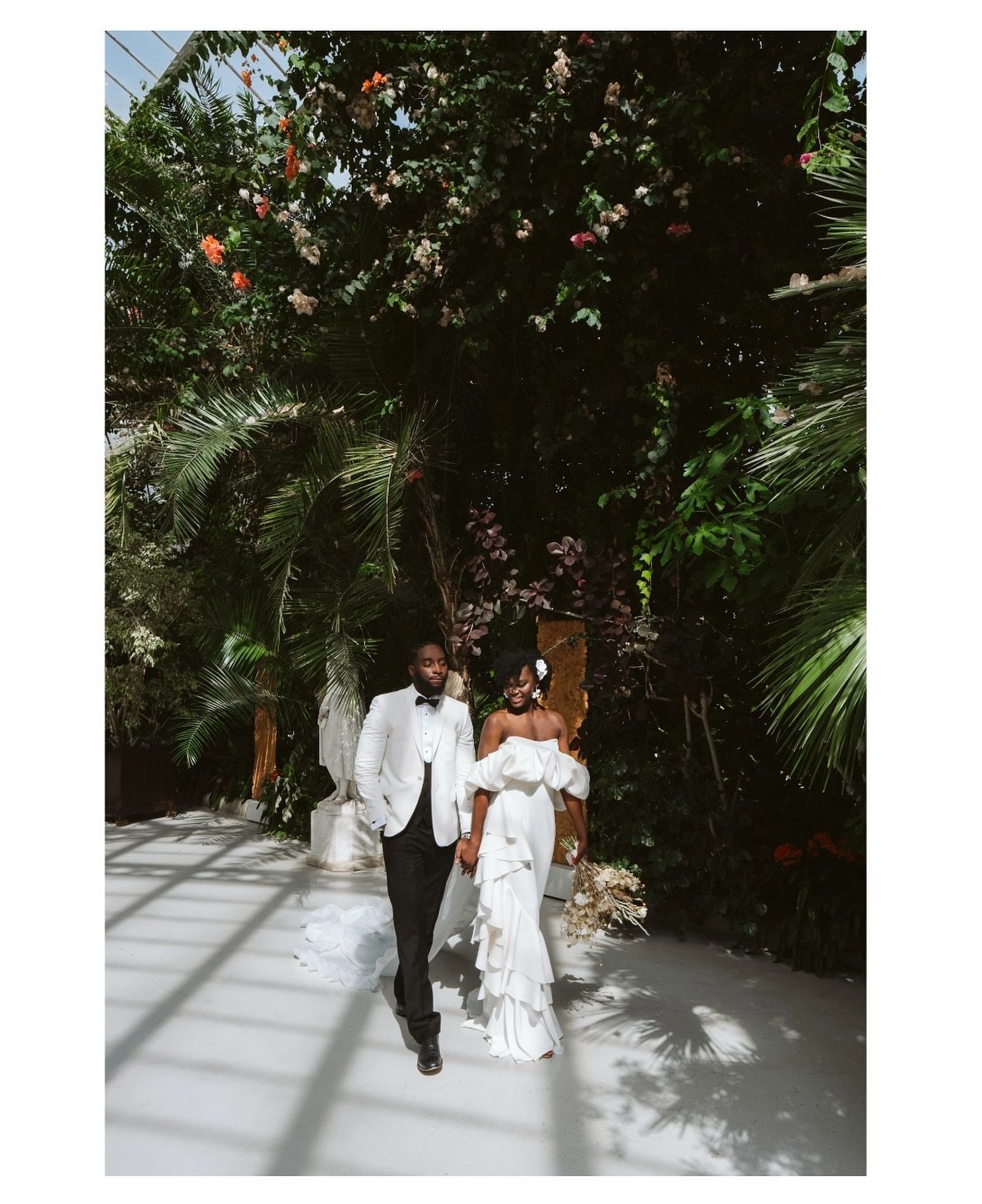 The light in the Palm House ✨ @seftonparkpalmhouse 

📍Liverpool, UK

Photography @baselerandholmes 
Venue @seftonparkpalmhouse 
Dress @charlottesandsbridal 
Suit @groomformal 
Accessories @claireaustinengland 
Styling @zazevents 
Couple @claudiabent