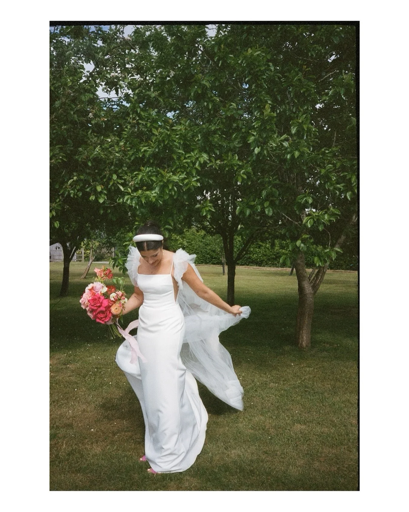 Amelia shot on 35mm Kodak film 🎞️

Photo @baselerandholmes 
Flowers @thebudandpot 
Dress @alexandraannebridal 

Venue @owenhouseweddingbarn Dress and Cape @sarahseven @lovestory.london Makeup @oramakeup Hair @richmakeup_ tags: colourful wedding flow