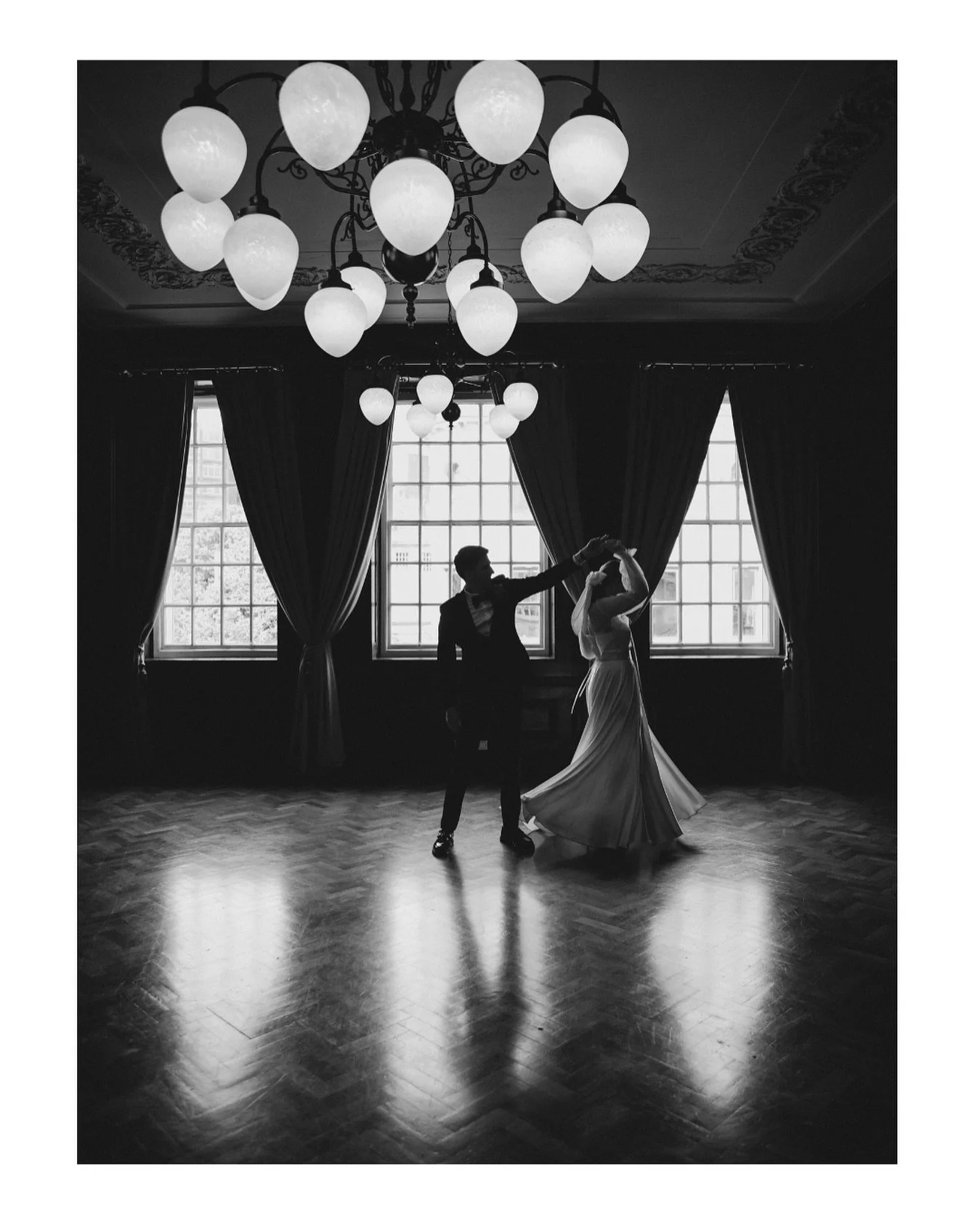 We&rsquo;ve shot some of our favourite photos at @manchester_hall so super excited to be back at here to document C&amp;L&rsquo;s wedding 📸
.
.
.
.
Photographer @baselerandholmes 
Venue @manchester_hall