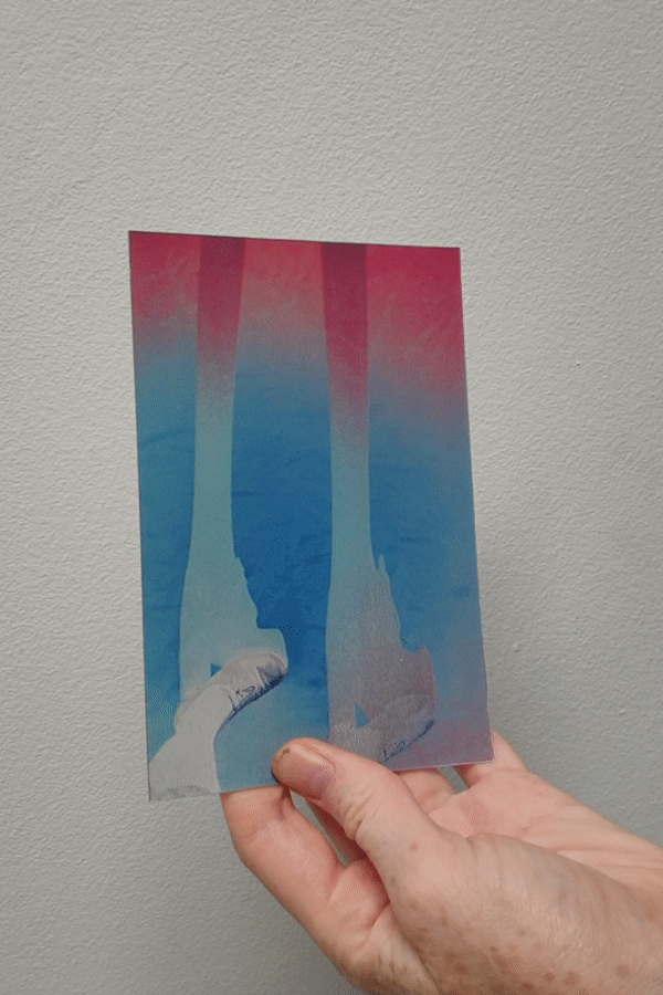 Lenticular Print Feet Shadow.gif