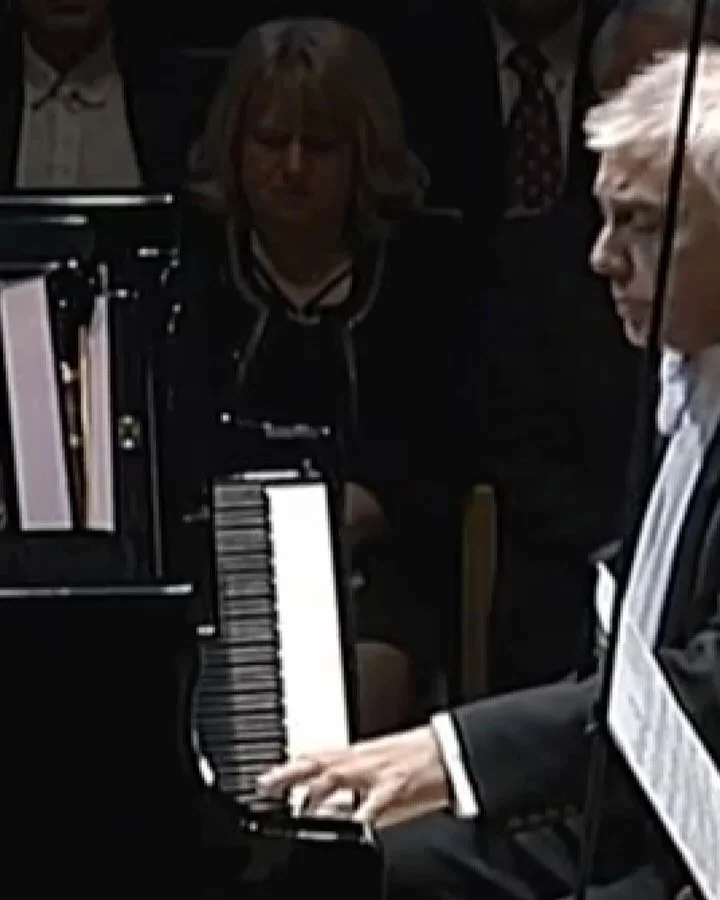 Britten: Cadenza from Piano Concerto Op. 13

Hungarian National Philharmonic
James Judd, conductor
Jean Louis Steuerman, piano

________

🏷: #JeanLouisSteuerman #britten #piano #concerto #james judd #hungarianphilharmonic