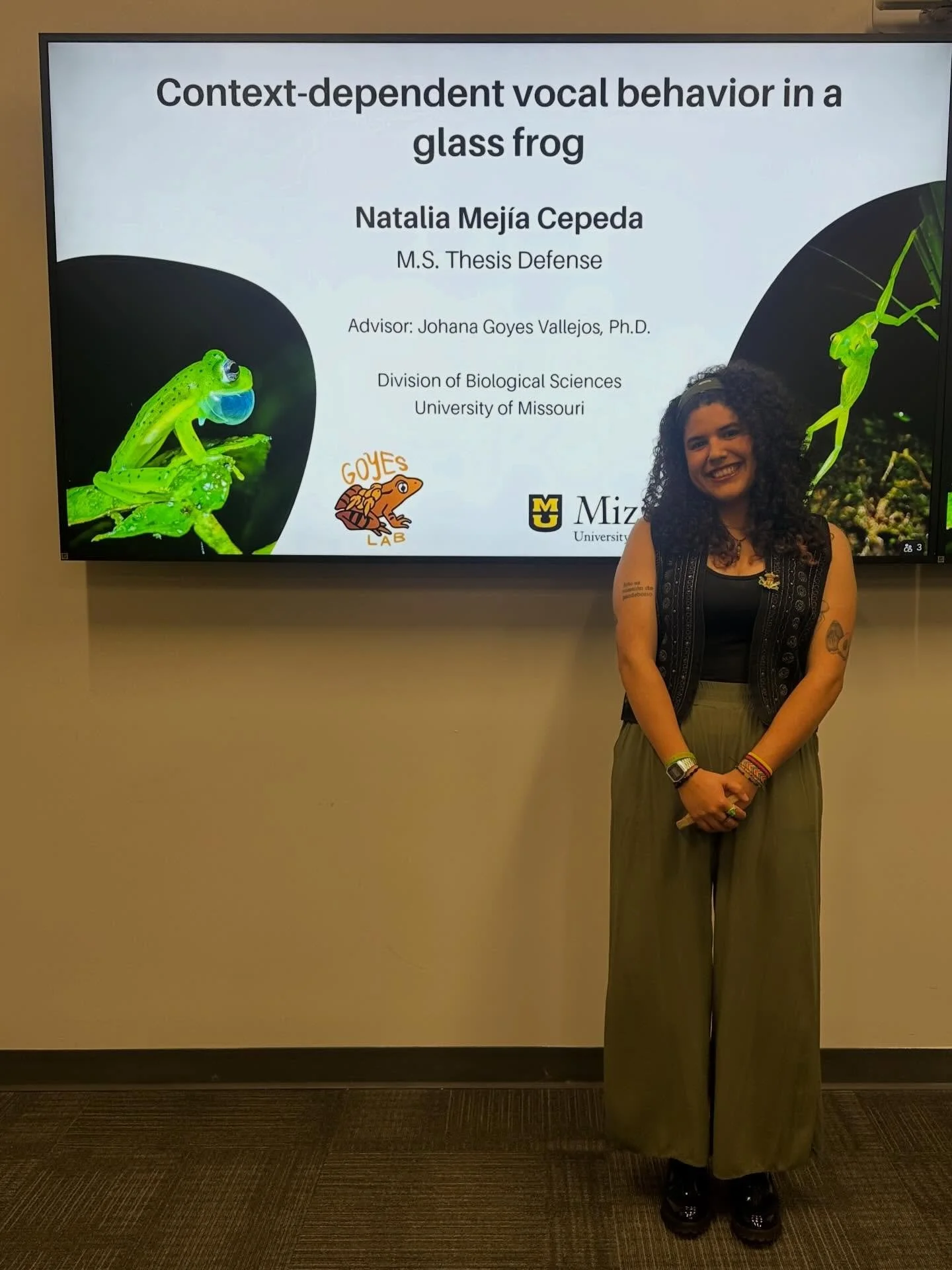 This tadpole has reached Gosner stage 25! Natalia (@anura.music) successfully defended her M.Sc. Thesis today! Congratulations 🍾🎈🎊 🐸