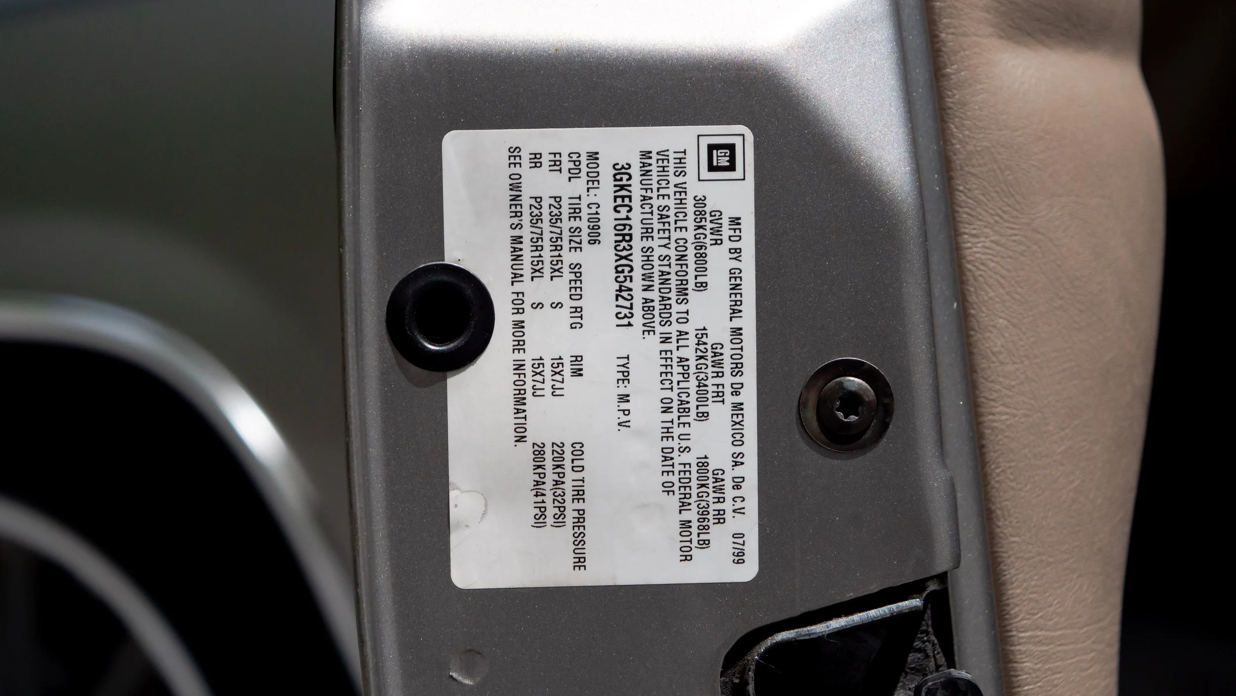 1999 GMC Suburban-1688902.JPG