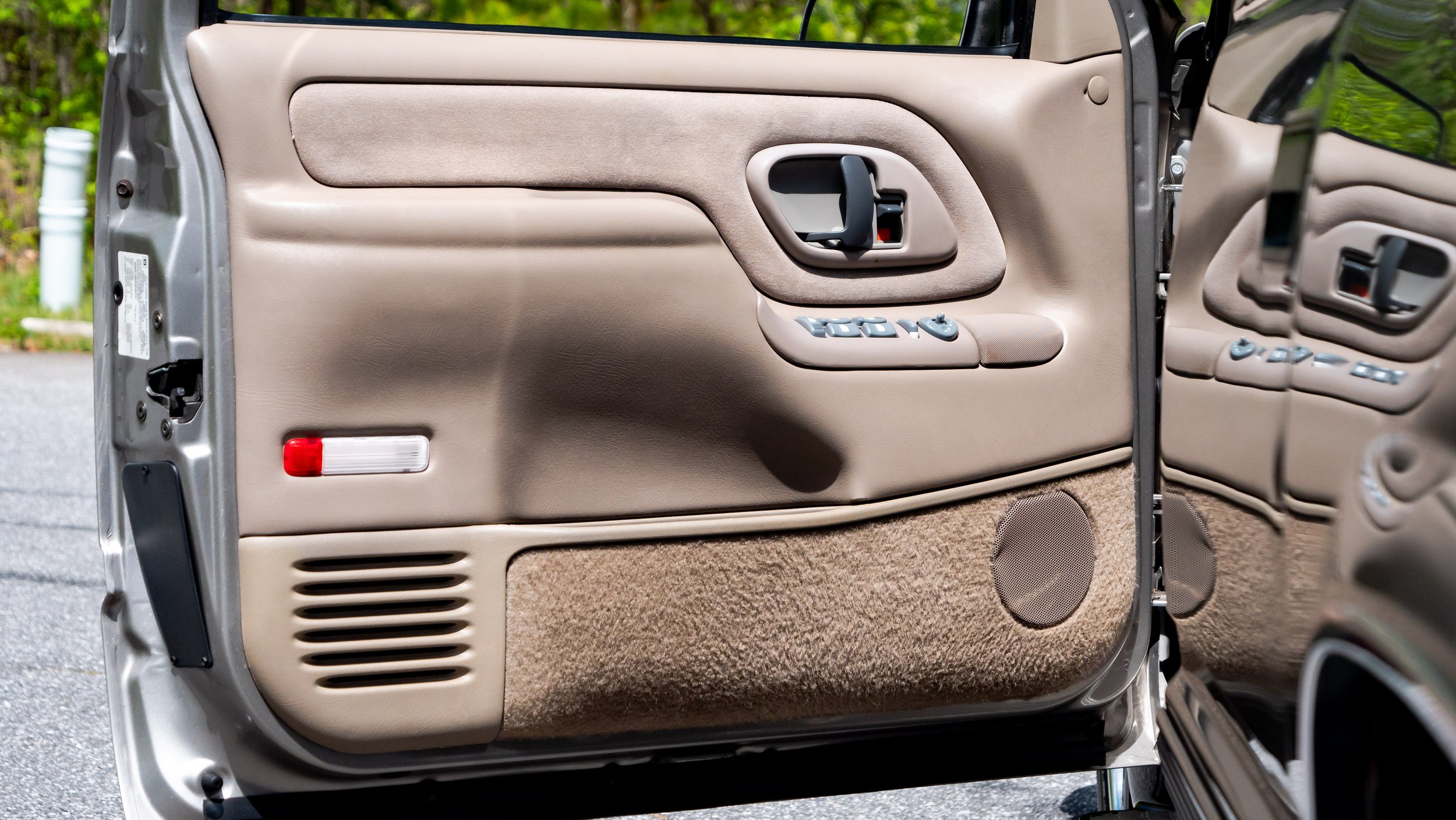 1999 GMC Suburban-1688879.JPG