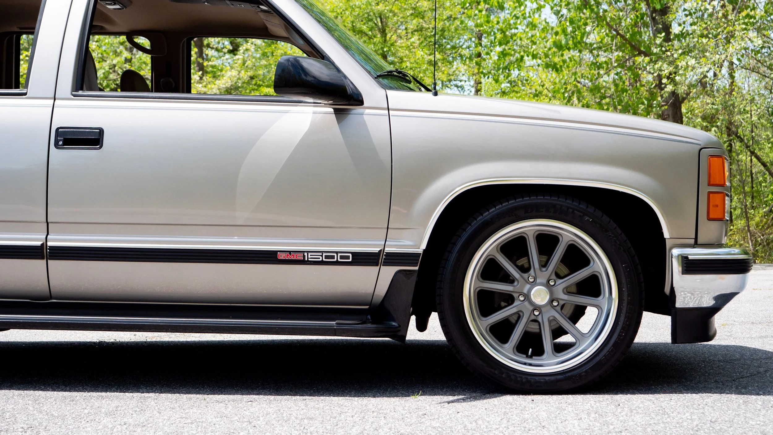 1999 GMC Suburban-1688898.JPG