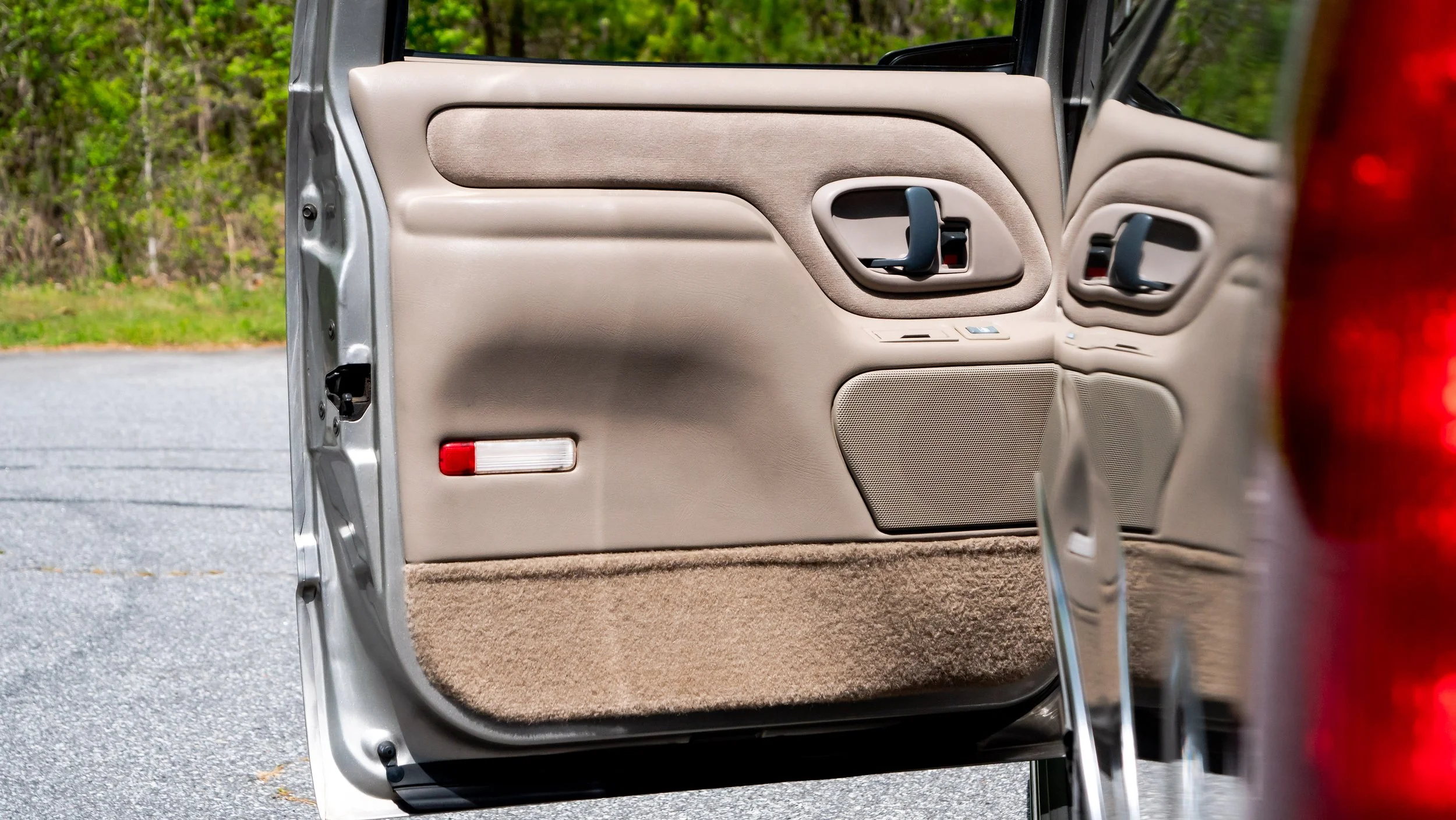 1999 GMC Suburban-1688884.JPG