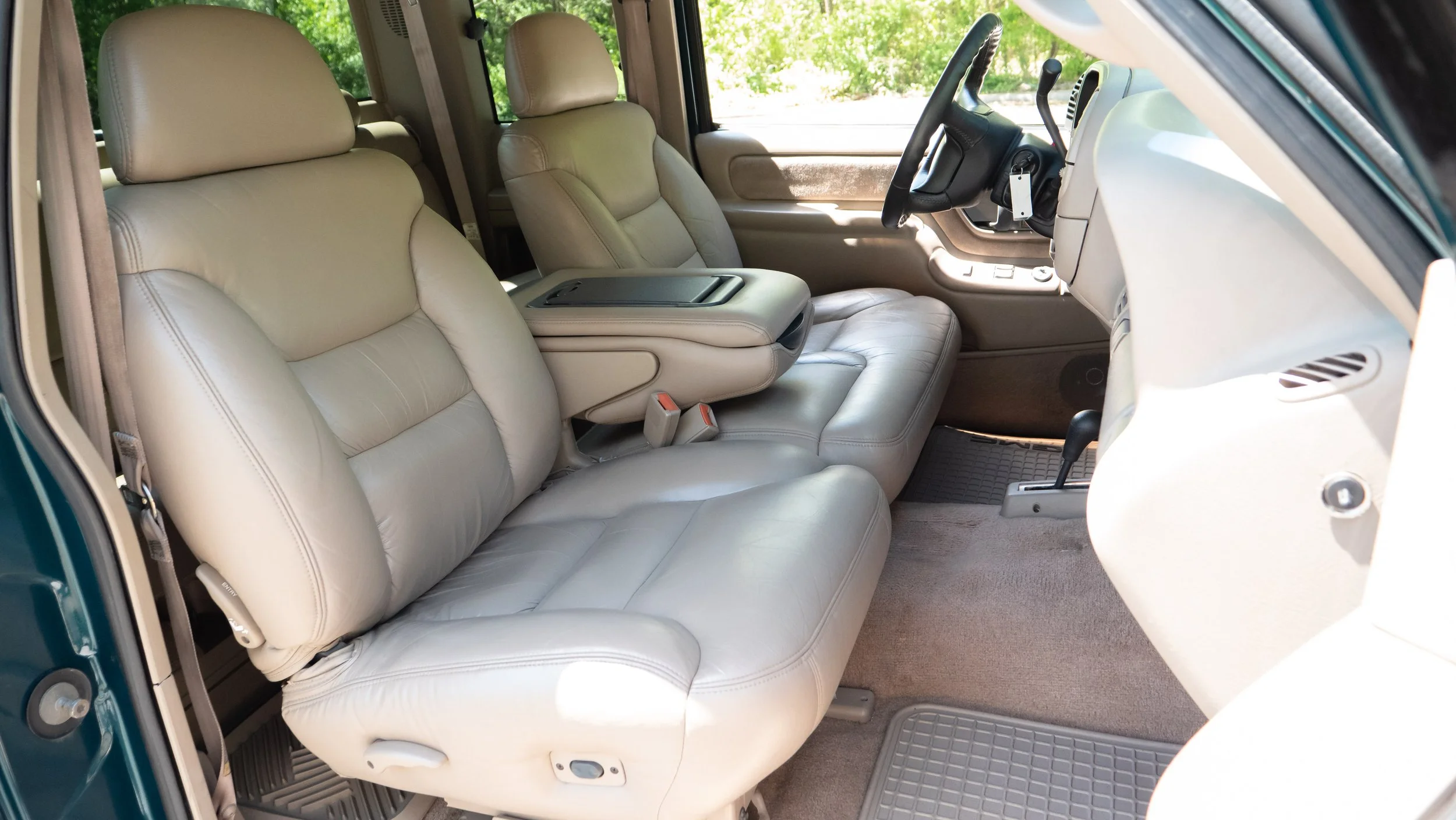 1997 GMC Sierra-2-17.JPG