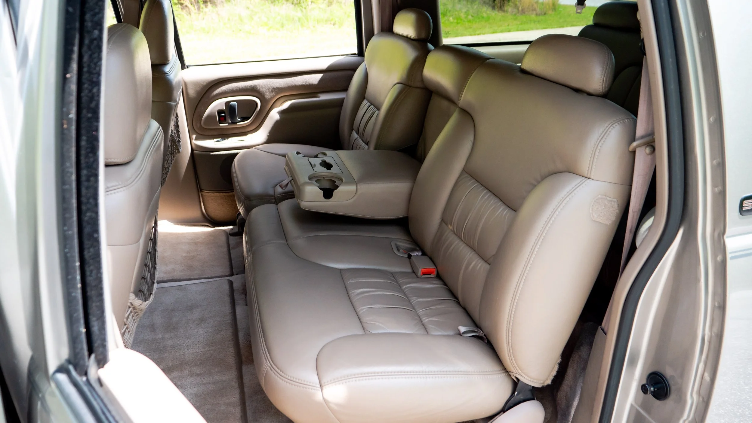 1999 GMC Suburban-1688880.JPG