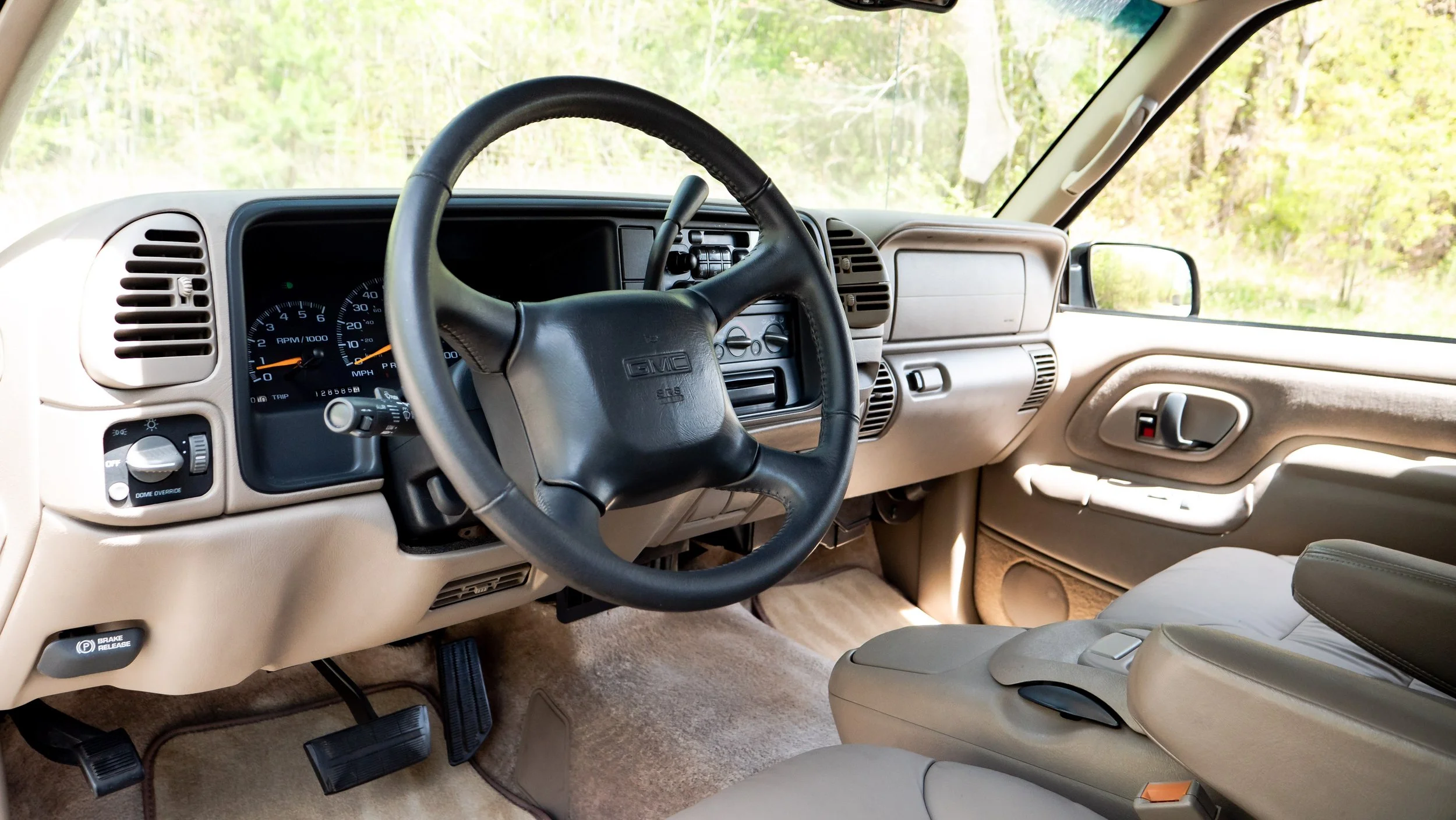 1999 GMC Suburban-1688875.JPG