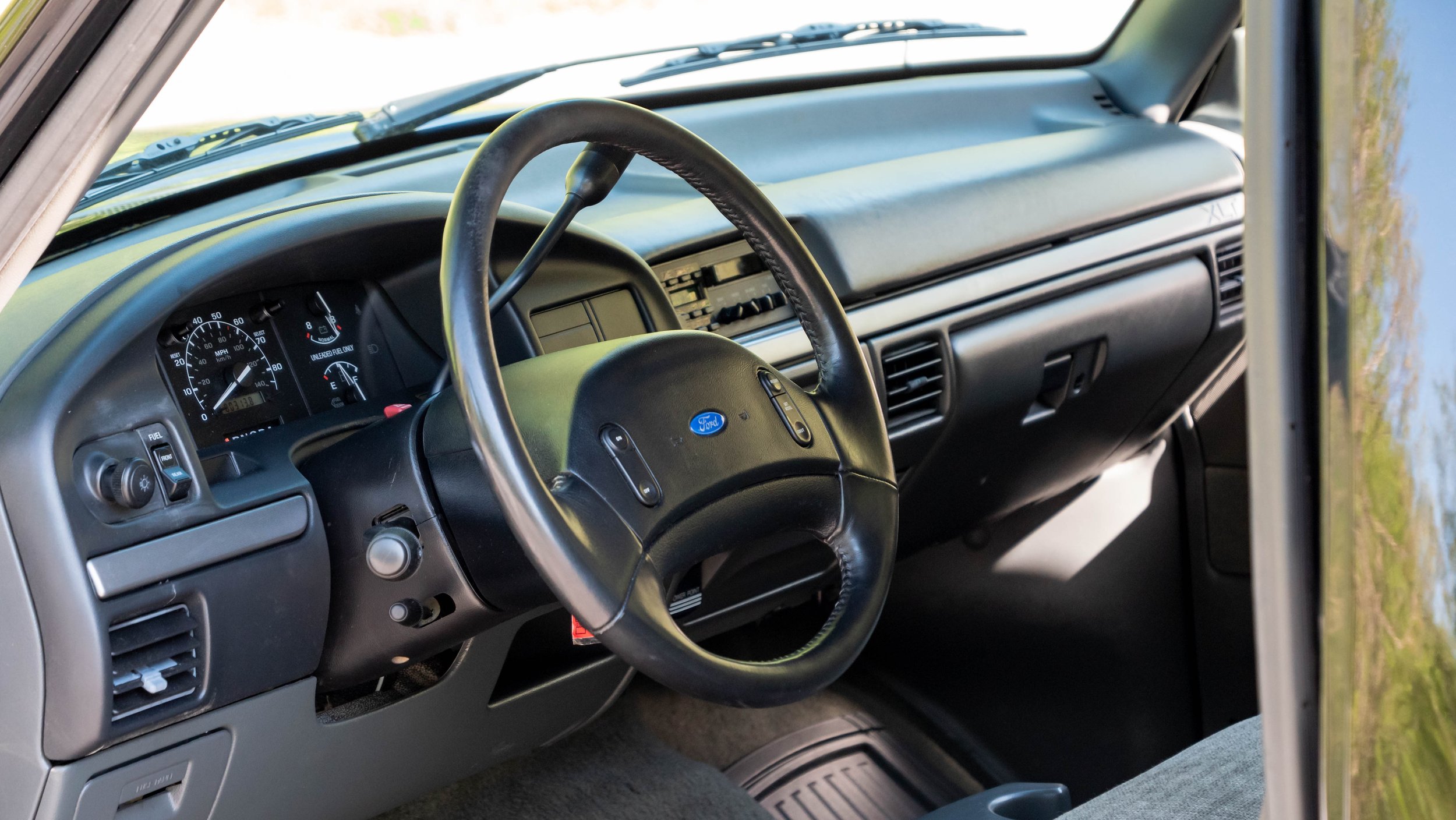 1993 Ford-1688510.JPG