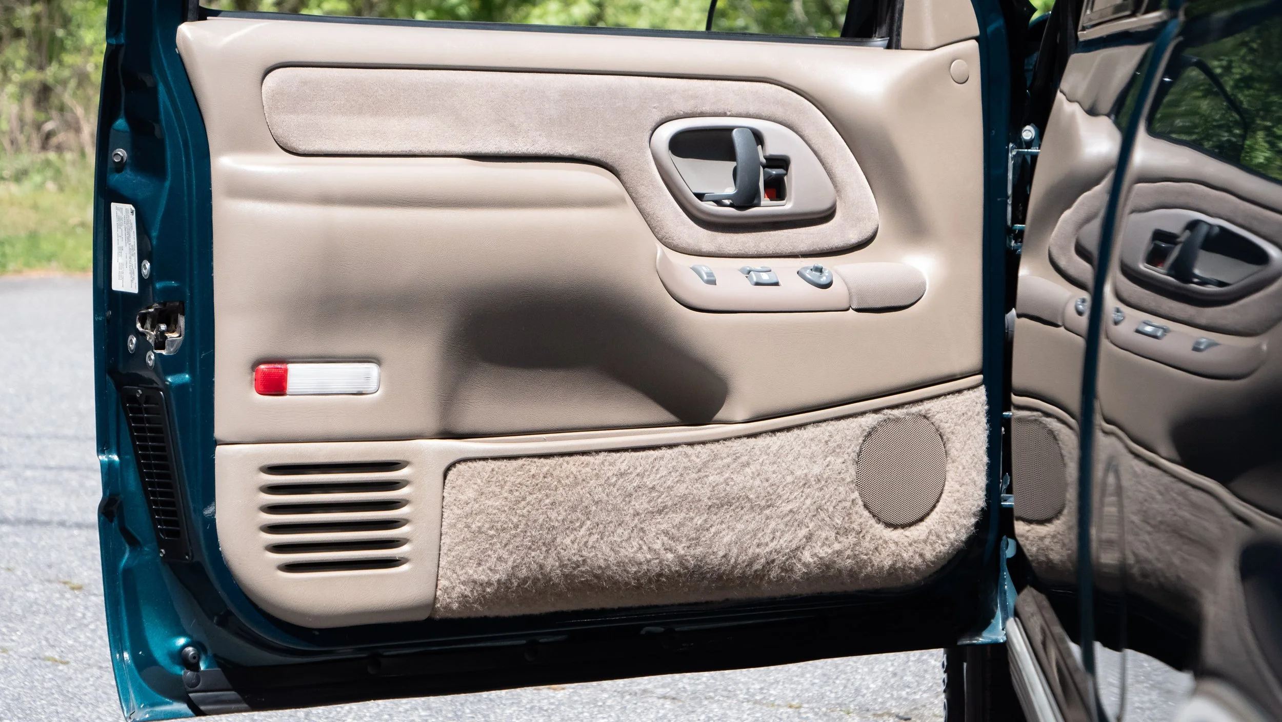 1997 GMC Sierra-2-11.JPG