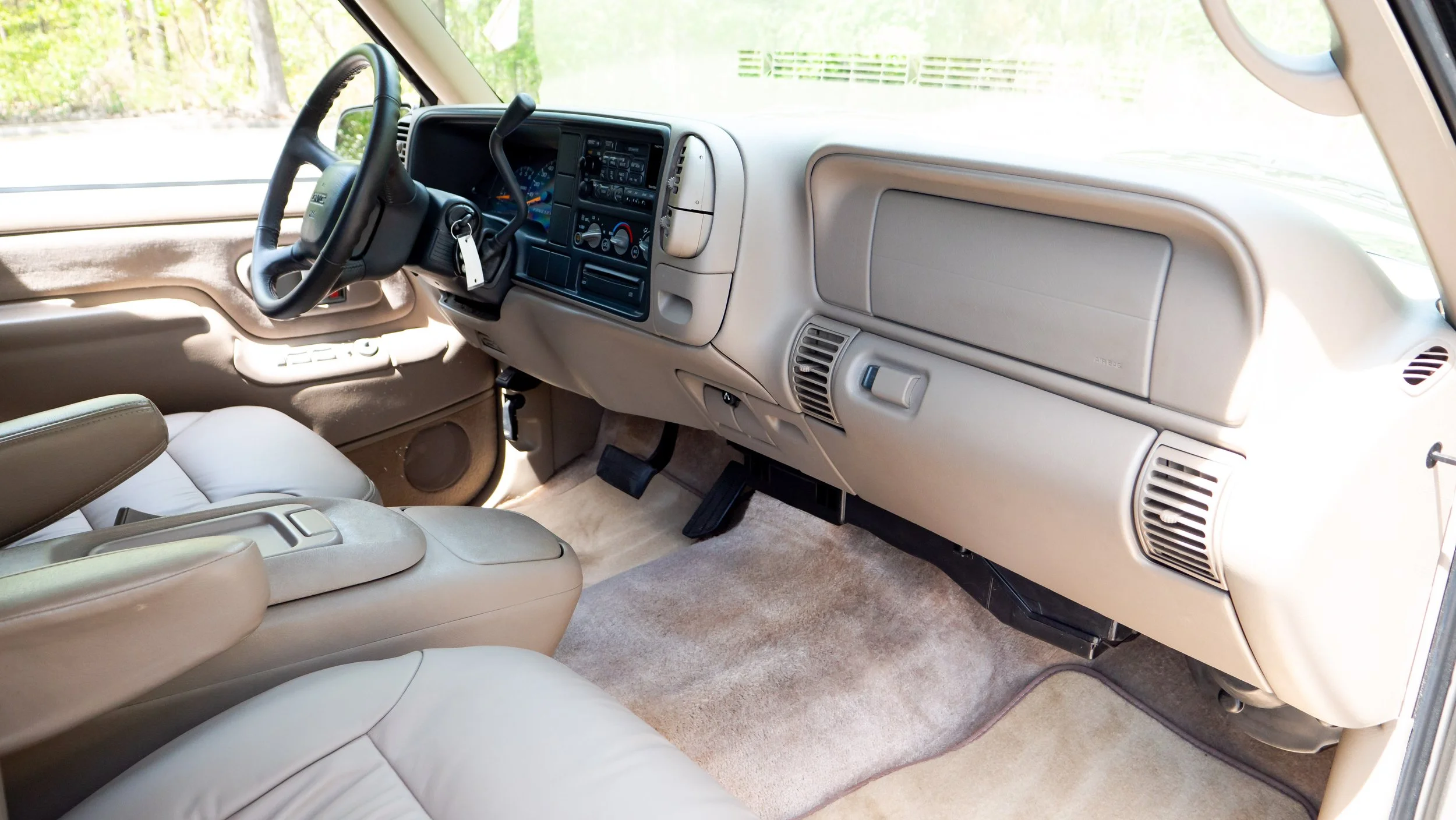 1999 GMC Suburban-1688895.JPG