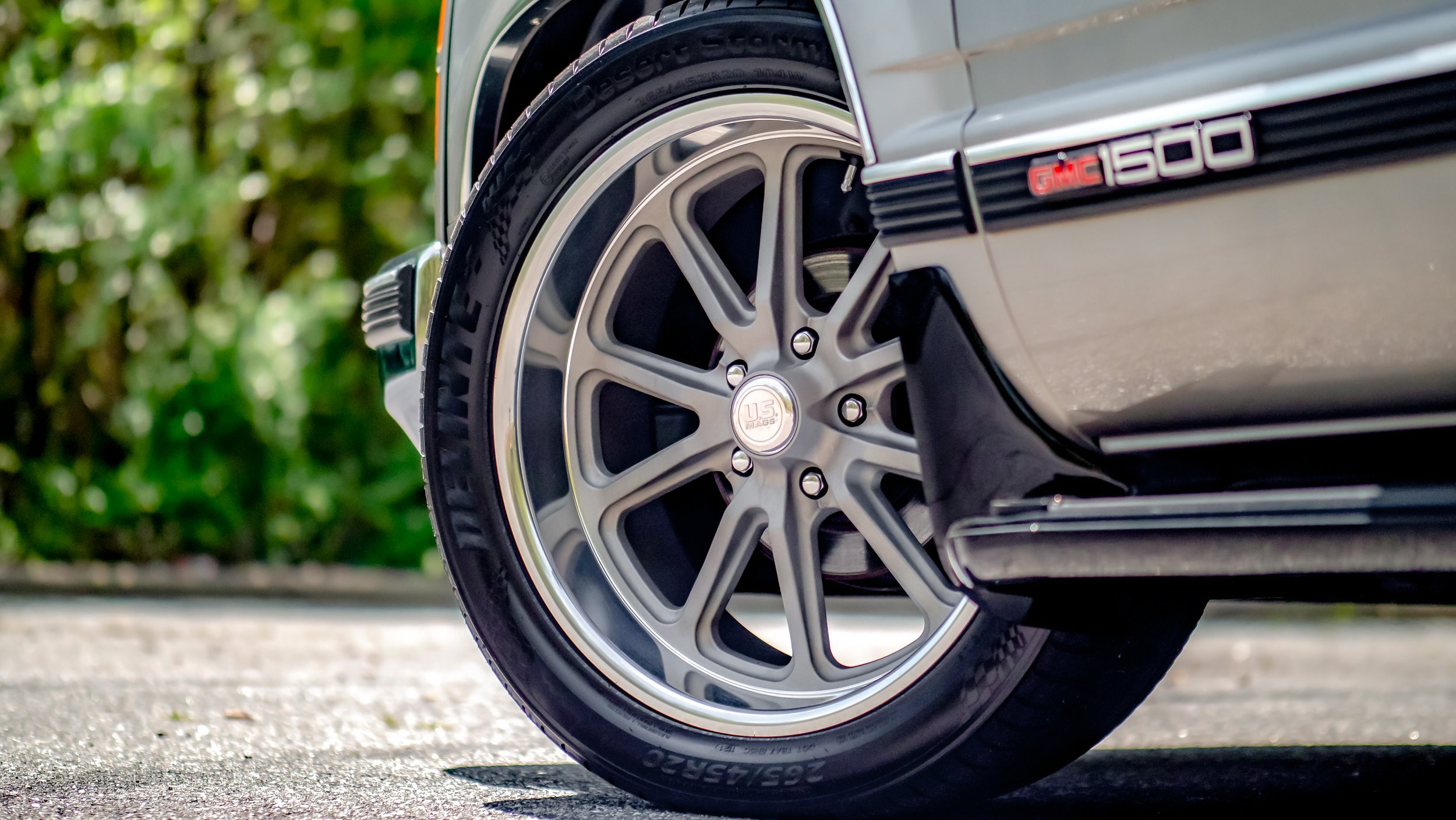 1999 GMC Suburban-1688919.jpg