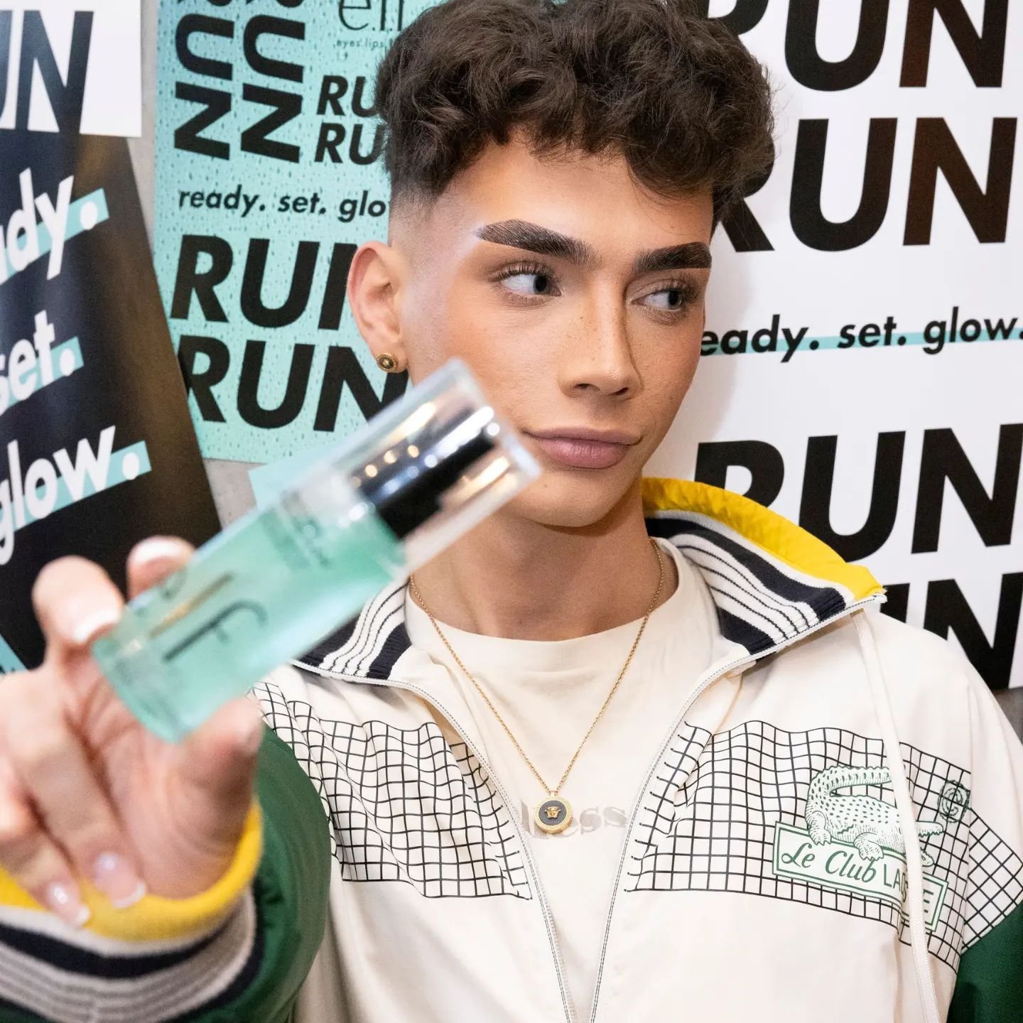 ✨🏃&zwj;♀️Ready.set.glow.🏃&zwj;♀️✨

Good luck to everyone running the London Marathon this weekend, we loved shaking it out with you on Wednesday night ahead of the big day with @elfcosmeticsuk and @pureprlondon.&nbsp;for e.l.f's first ever run club