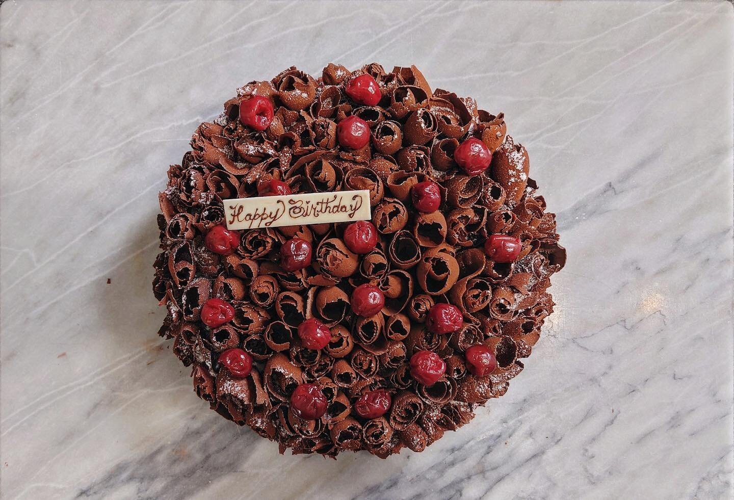 For&ecirc;t-Noir (Black Forest cake)
@a birthday celebration

We are happy to be part of you and your family, friend's celebration!🎉
Send us a direct message or conact below to order for a special day📣
*Please order 2 weeks in advance
📩lilyfoodcre