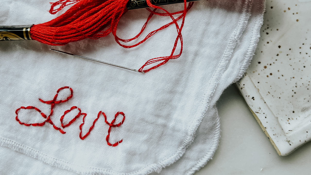 Design Trend 2023 Stitching (1).png