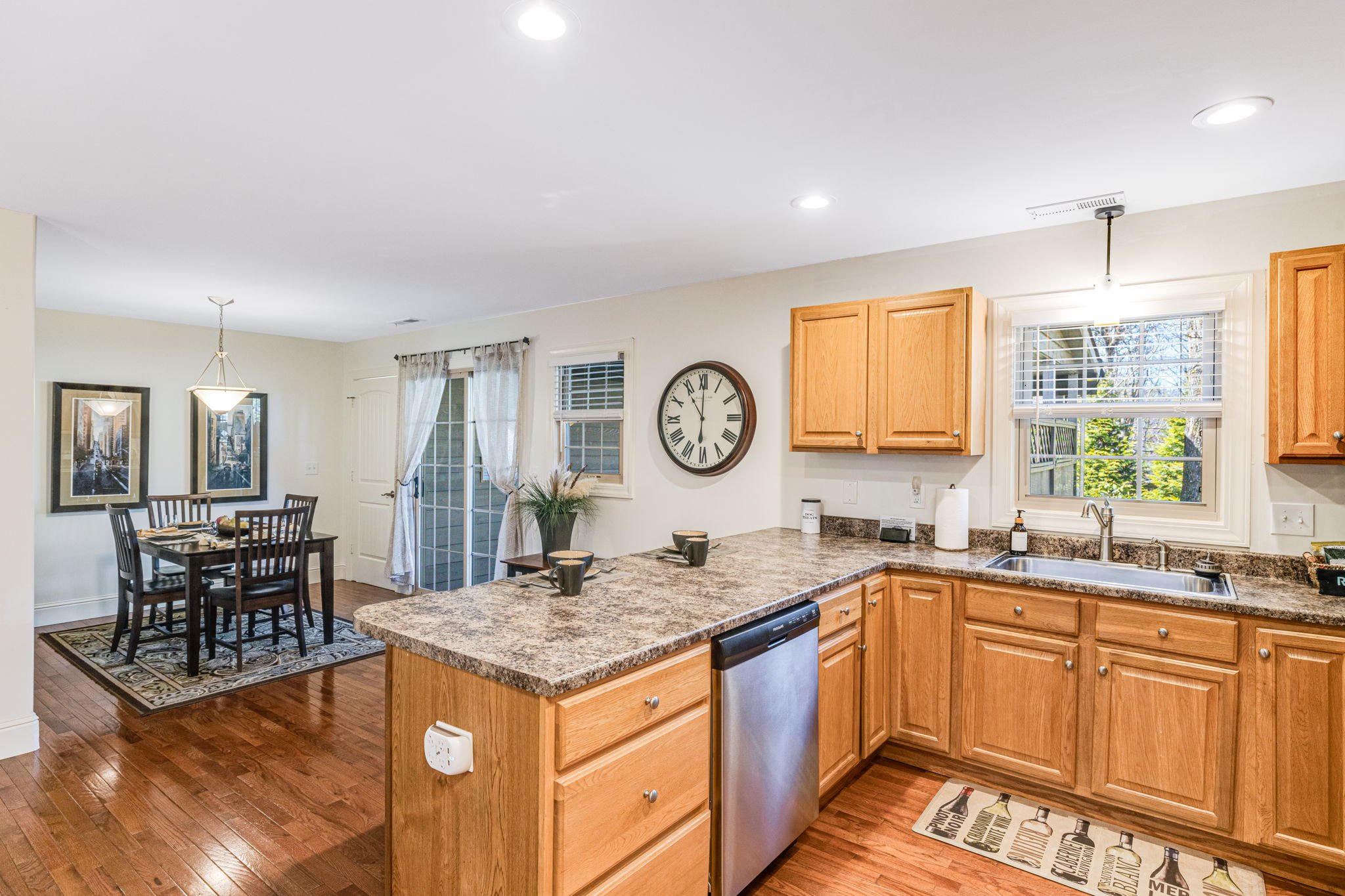 Kitchen dining open area