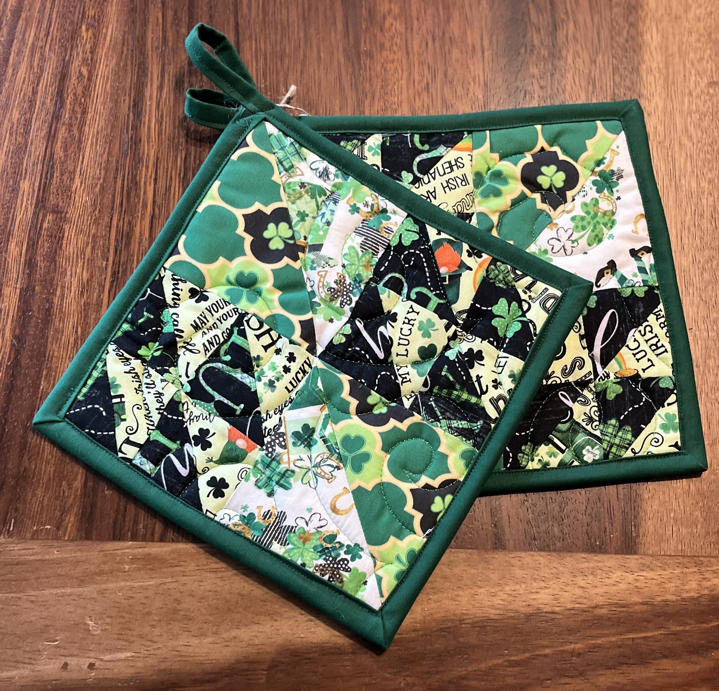March Lucky Irish Star Hot Pads – Set of 2