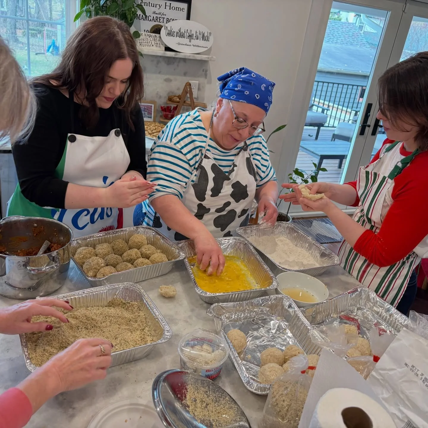 some holiday hits, missing the family. I promise I have lots of art to post I&rsquo;ve just been taking a little break ✨