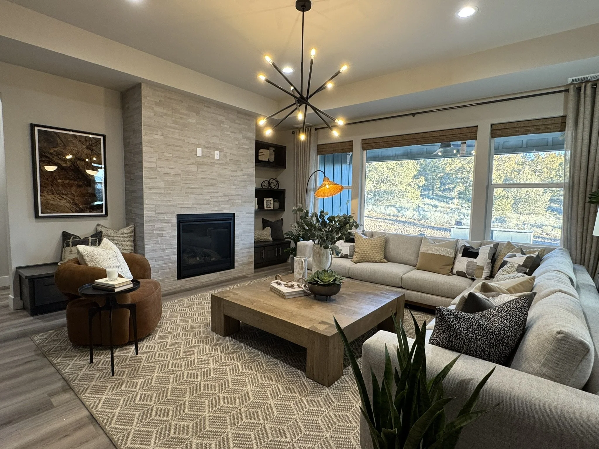 TRANSITIONAL STYLE HOME BUILT IN BENCH AND SHELVES AT FIREPLACE DRAWN BY INTERIOR DESIGNER JENNIFER MOREHOUSE OF MOREHOUSE CRAFTED INTERIORS.JPEG
