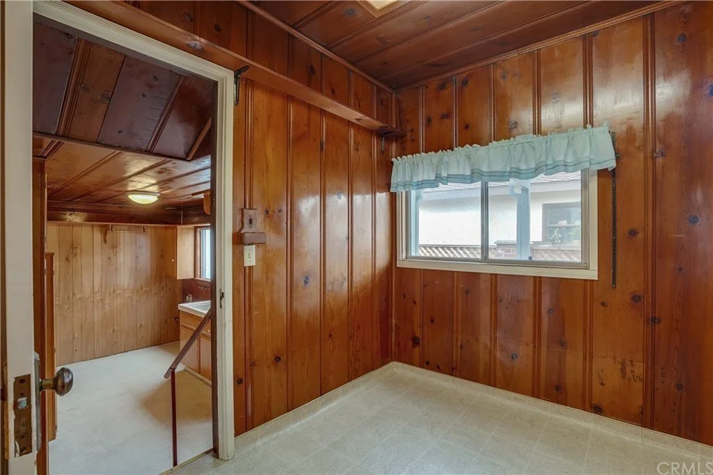 before picture of a long beach kitchen remodel in neighborhood near long beach city college in house that is over 100 years old done by long beach interior designer jennifer morehouse of morehouse crafted interiors