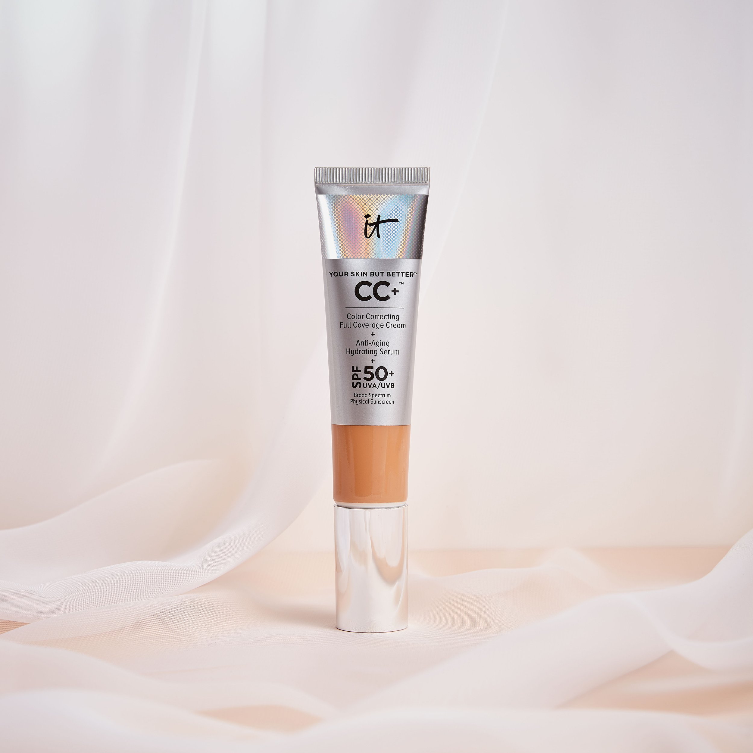 191204_itcosmetics_CCcream_Shot01_029_WAVY_MAIN_1x1.jpg