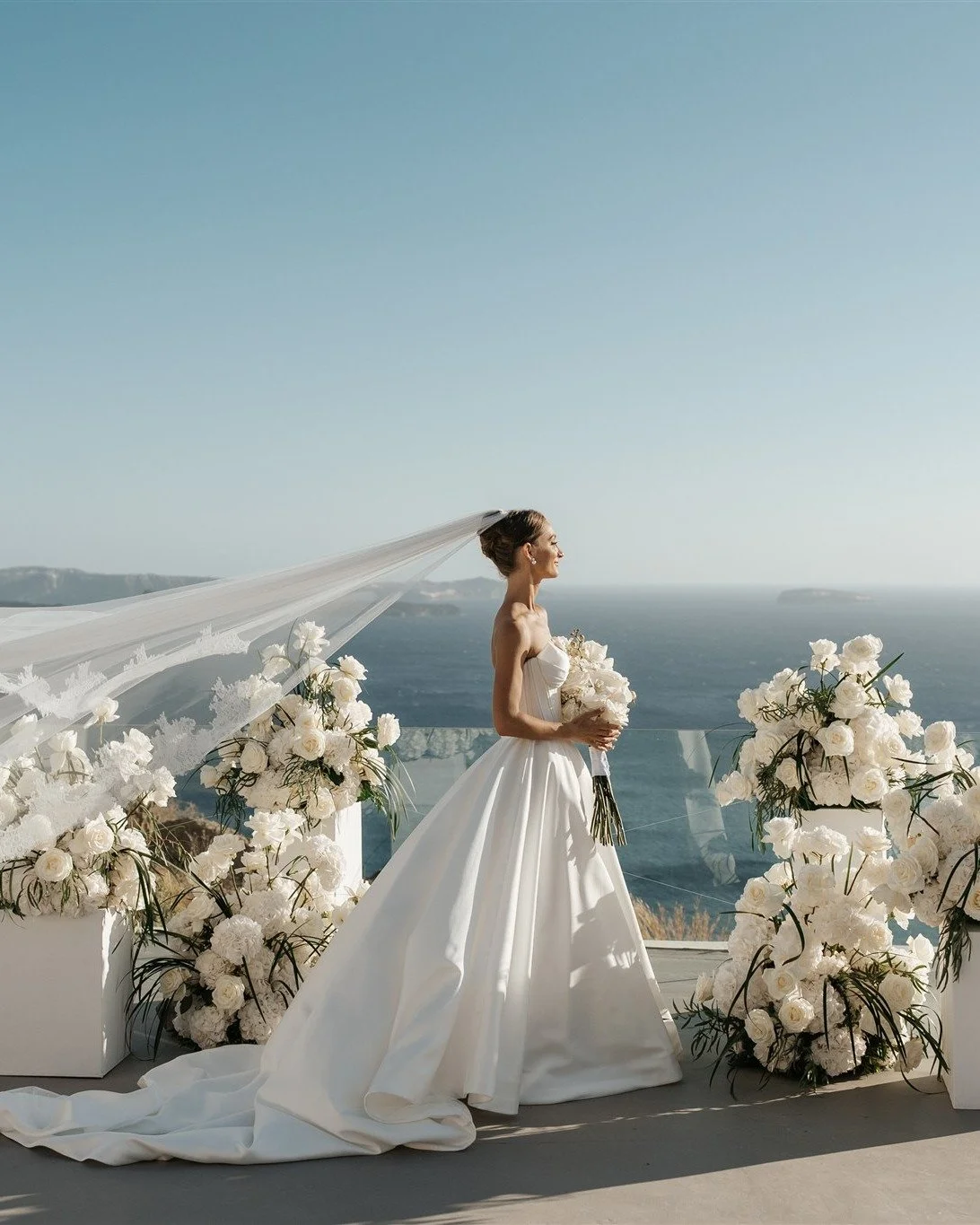 Our gorgeous bride Danielle took our breath away in her WONA gown, celebrating her love with the dreamiest destination micro wedding in Greece. The stunning views to her effortlessly elegant look, every moment was picture perfect.

Photographer @phos