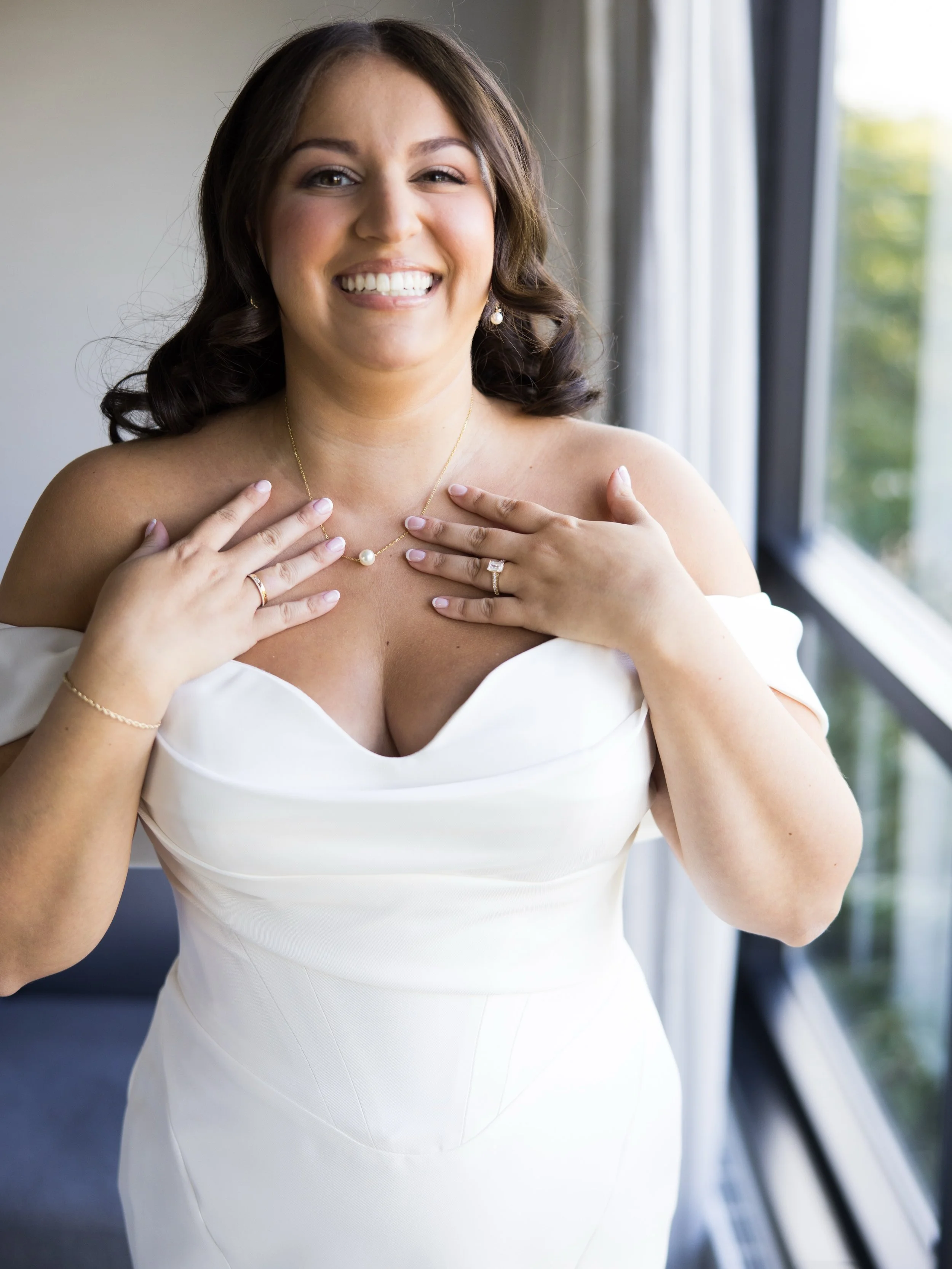 Mia looked absolutely beautiful on her wedding day! It was such a joy to be part of her bridal journey and help her find the dress. We&rsquo;re so grateful she chose us and are wishing her love, laughter, and happiness.

Photographer: @richardbflores